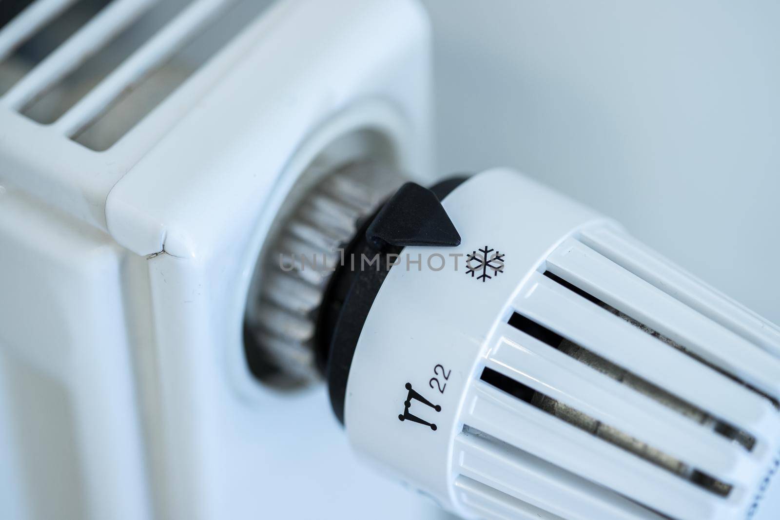 Close up picture of a heat regulator.