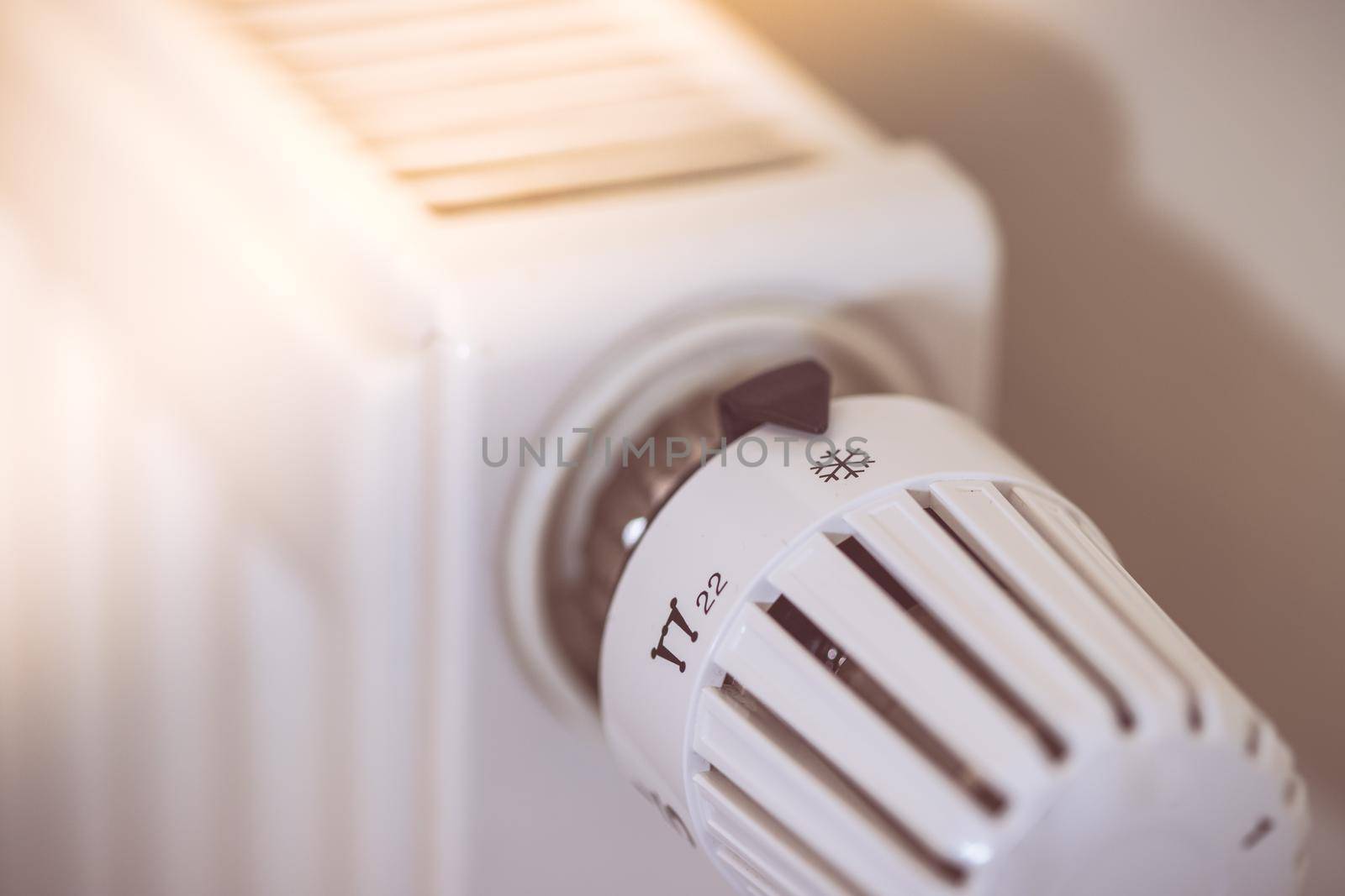 Close up picture of a heat regulator.