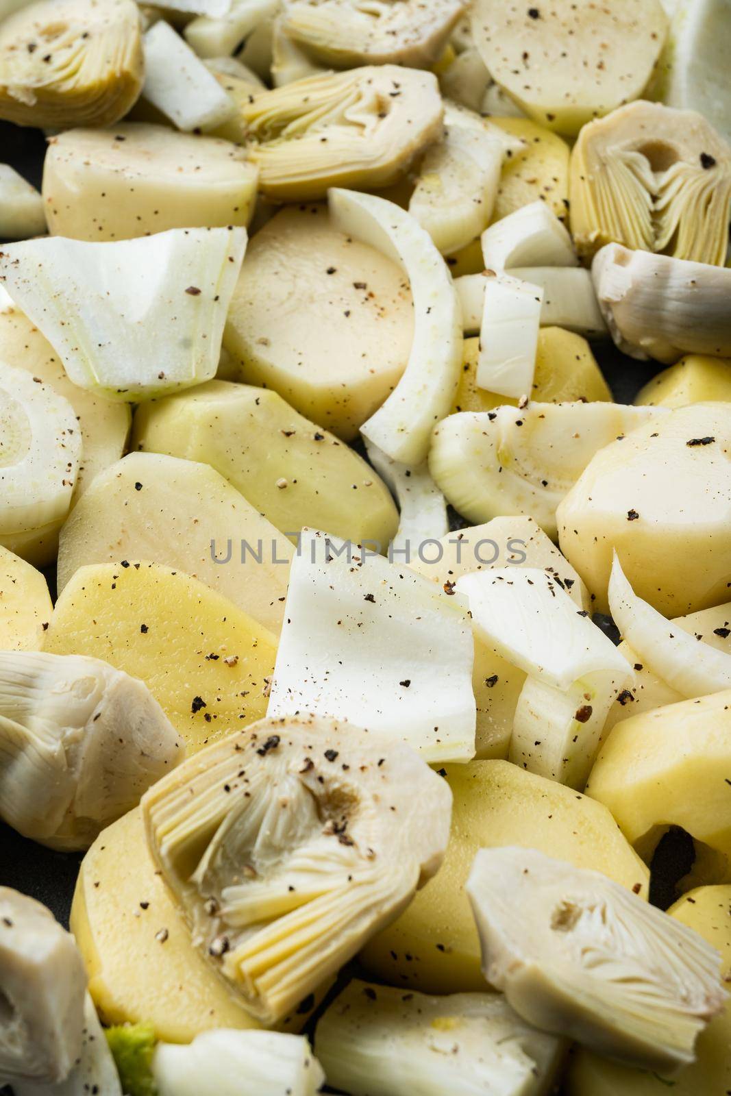 Potato and artichoke with fennel for baking raw ingredients