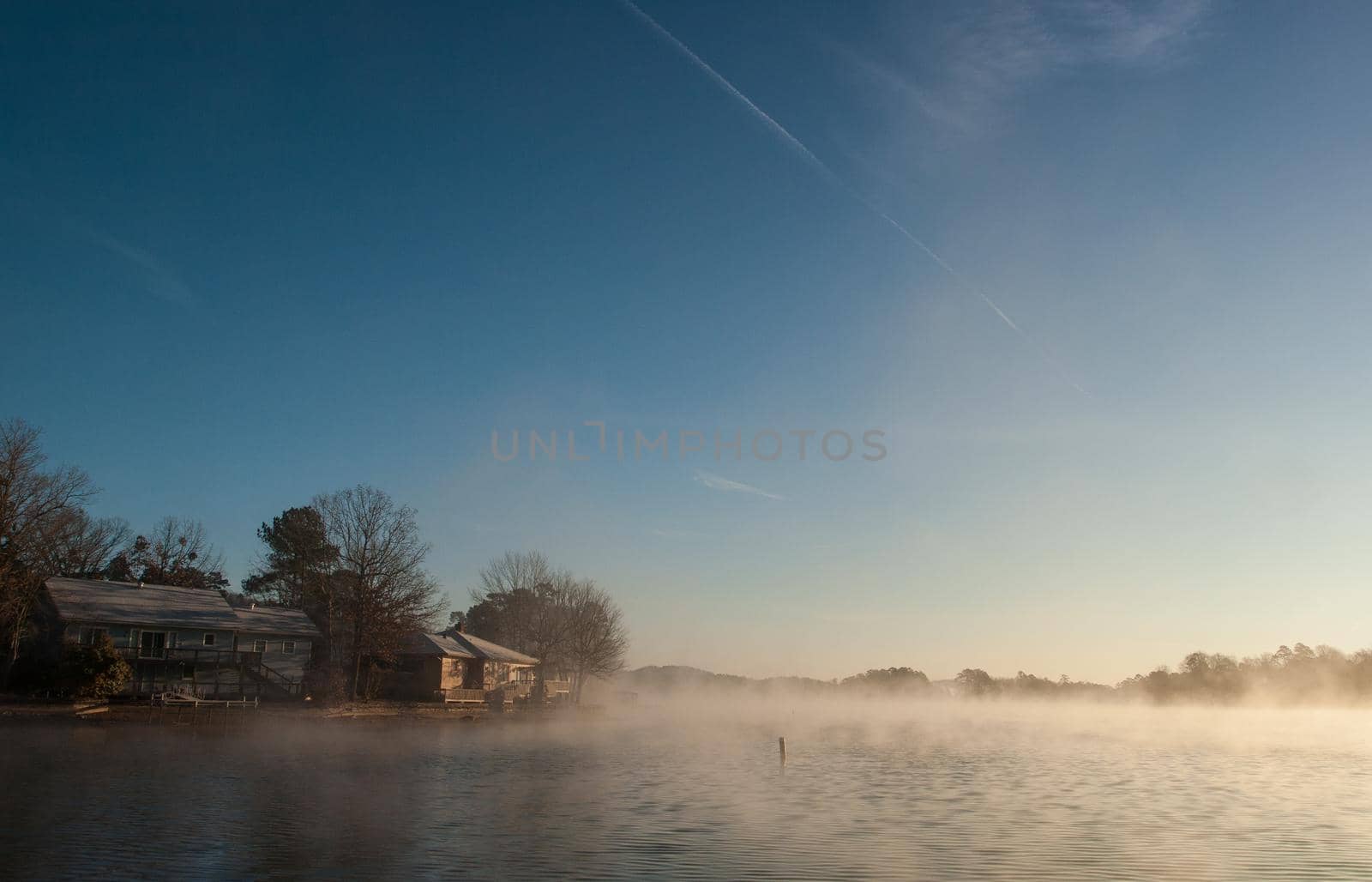 Chilly, misty morning on Lake DeSoto, Arkansas