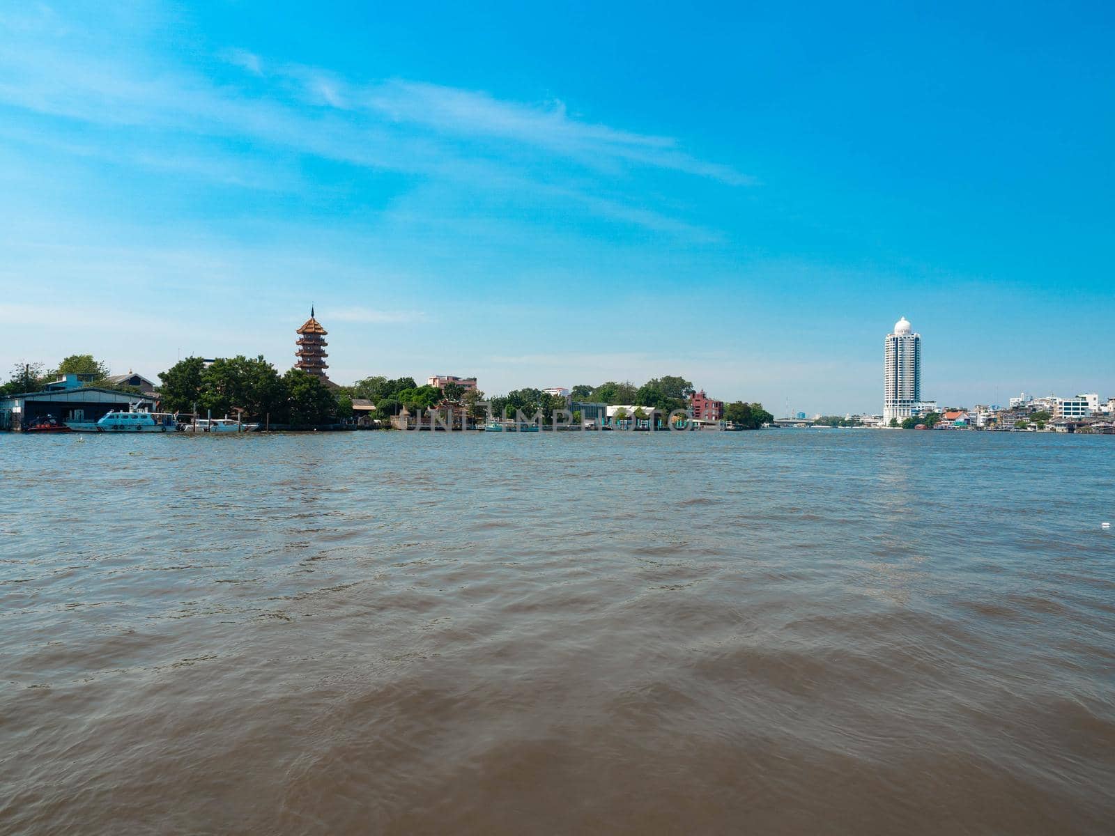 The rivers in the system on both sides show nature and the old Thai architecture buildings, new blue.