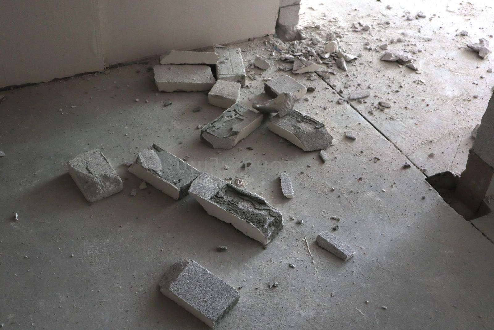Scattered remnants of a gas block in the apartment