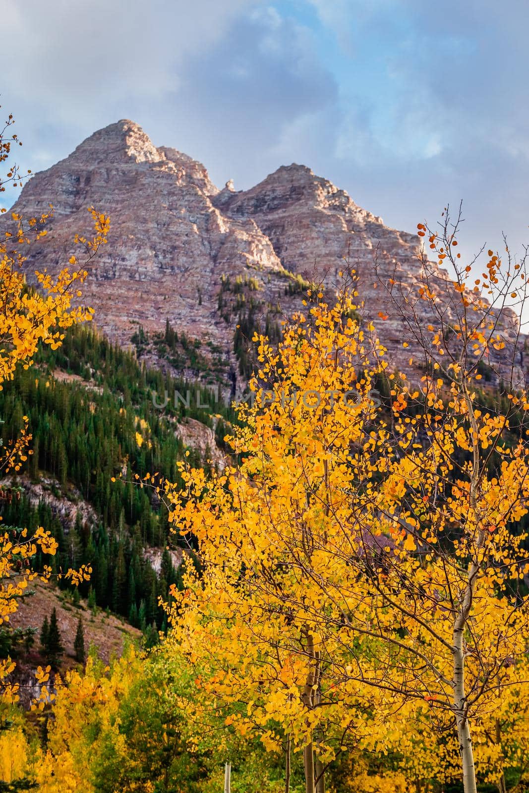Maroon bells at autumn season in in Aspen Colorado, USA.