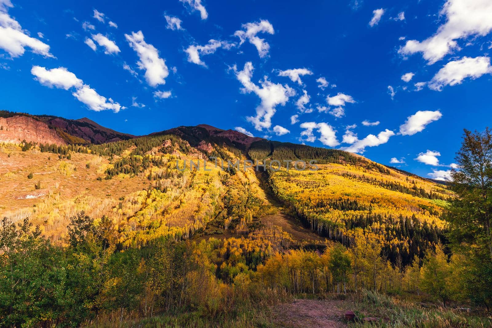 Maroon bells at autumn season in in Aspen Colorado, USA.