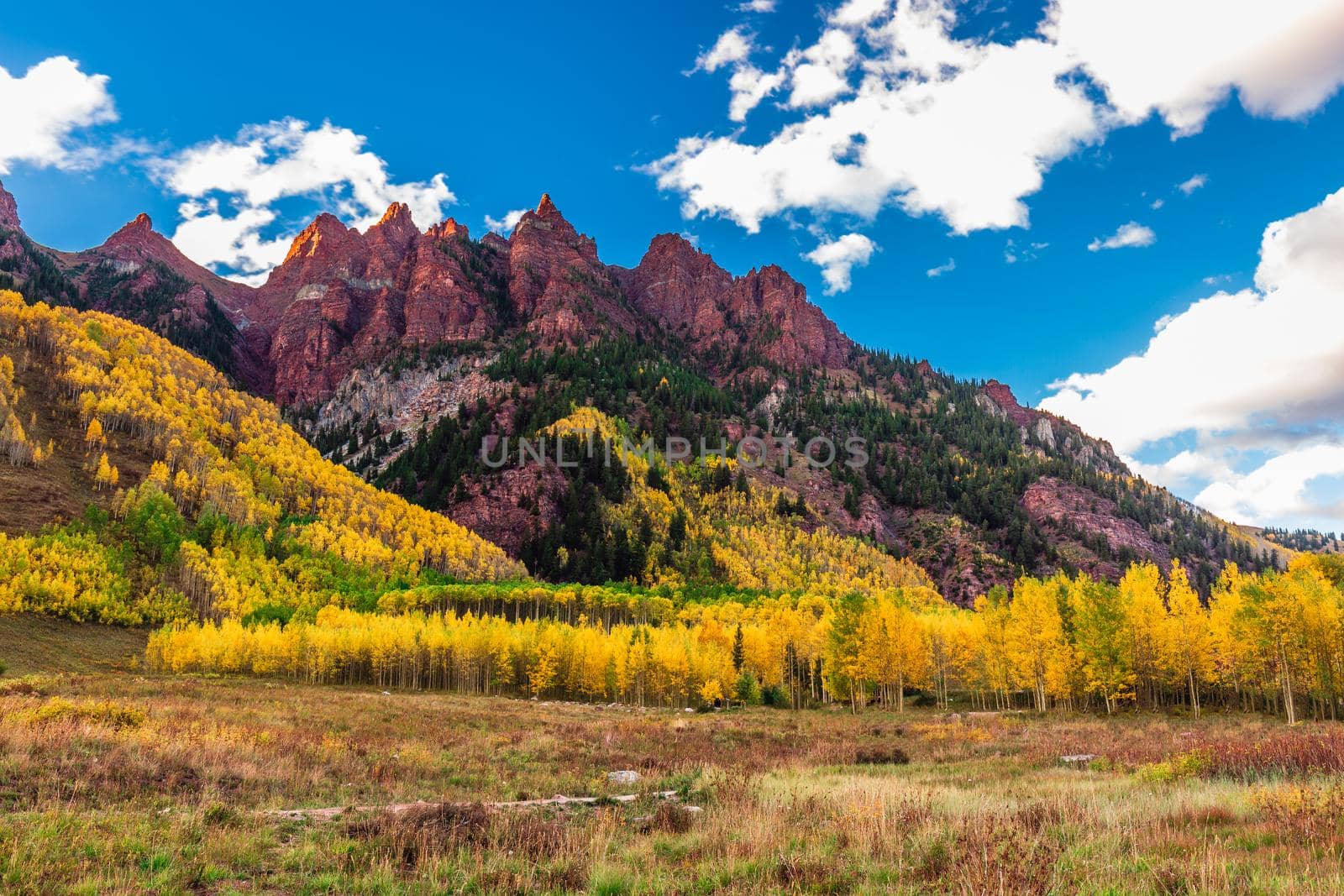Maroon bells at autumn season in in Aspen Colorado, USA.