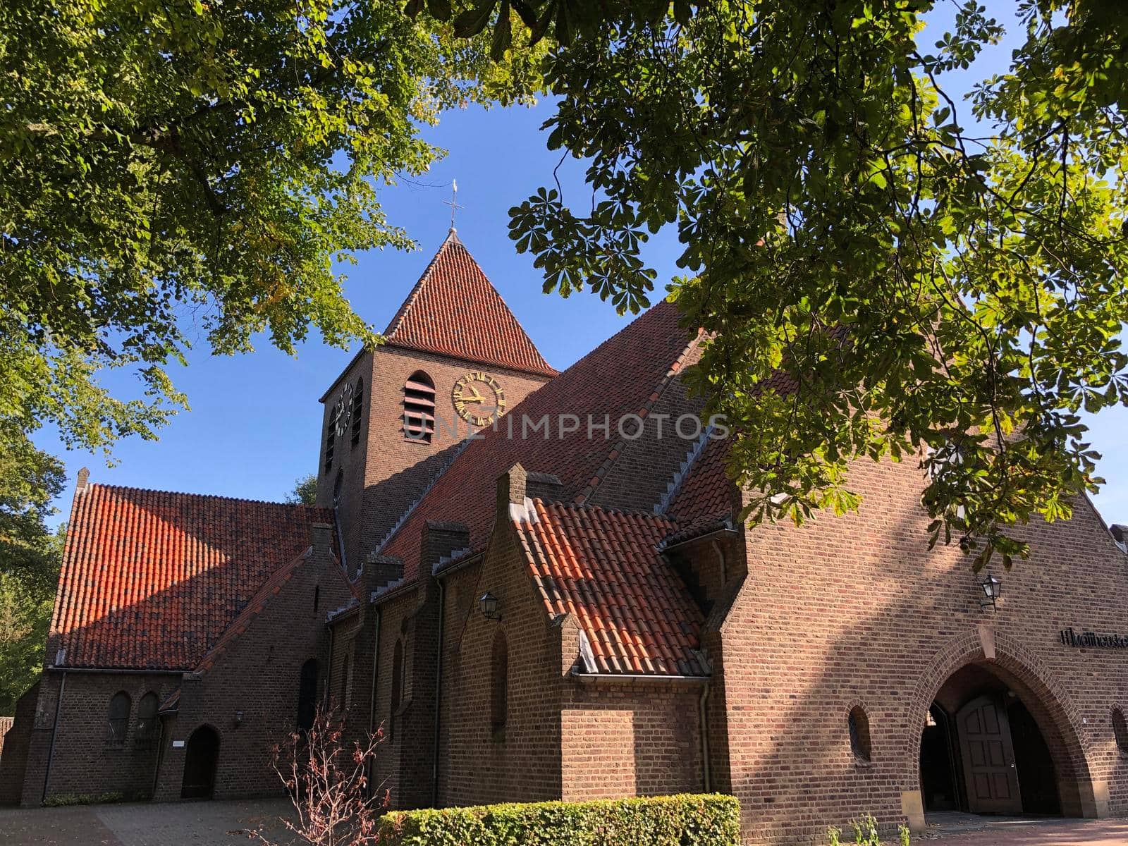 St. Matthew's Church in Eibergen by traveltelly