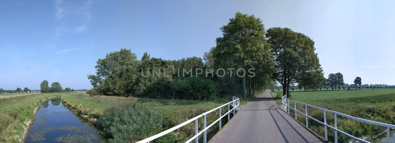 Bridge over the canal Bolksbeek by traveltelly