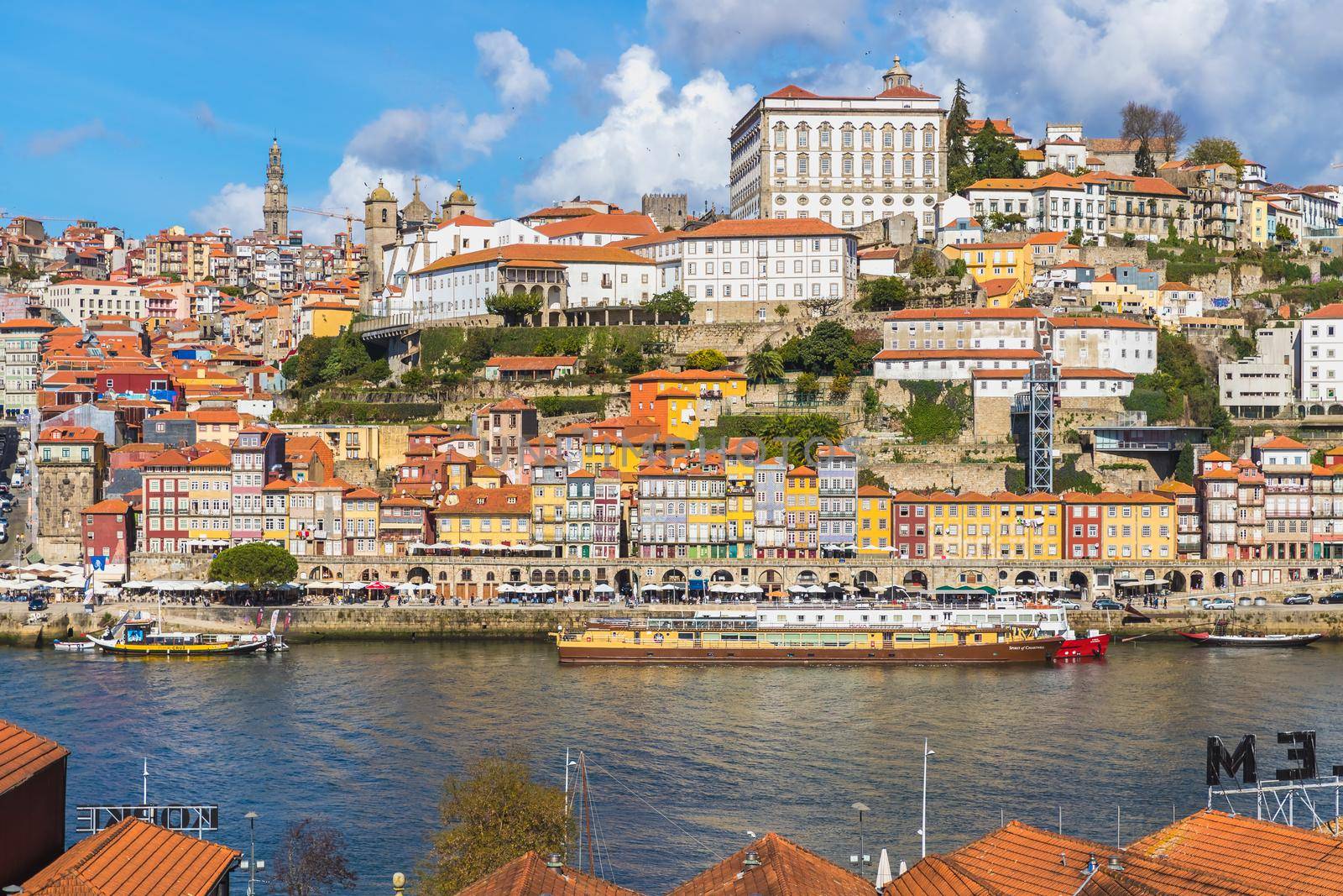 View of the buildings with typical architecture in Porto, Portugal by AtlanticEUROSTOXX