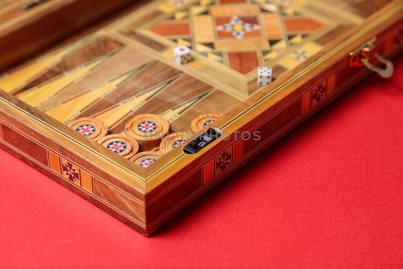 An entertaining backgammon game. Checkers, cubes, handmade board by Yurich32