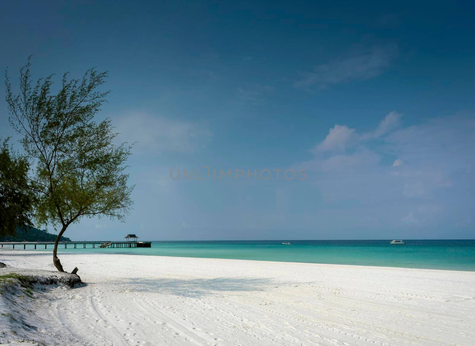 long beach in tropical paradise koh rong island near sihanoukville cambodia