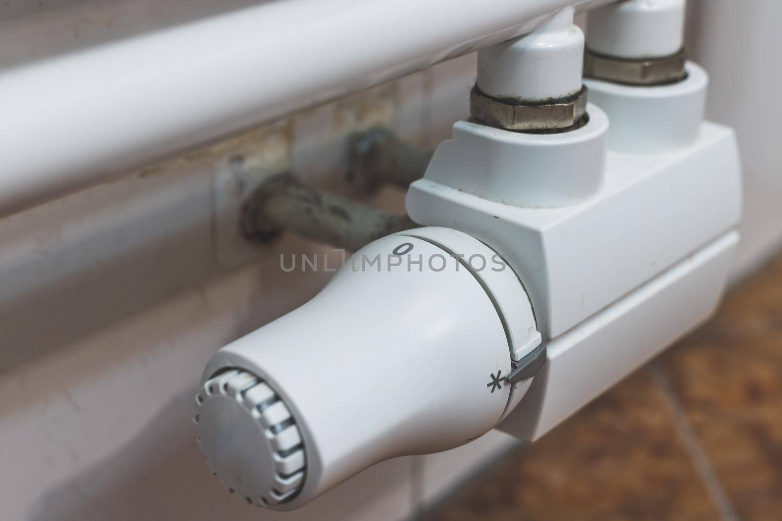 Close up picture of a heat regulator. Off.