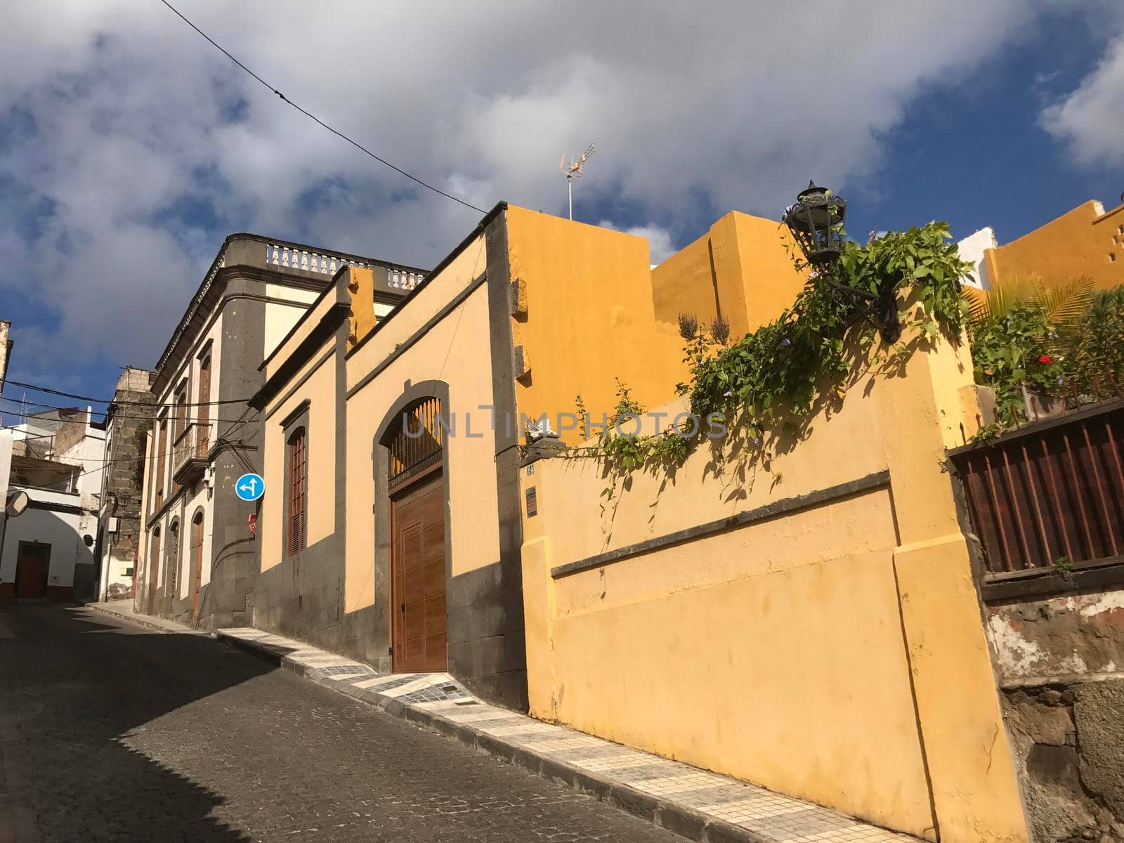 Street going up hill in Arucas Gran Canaria