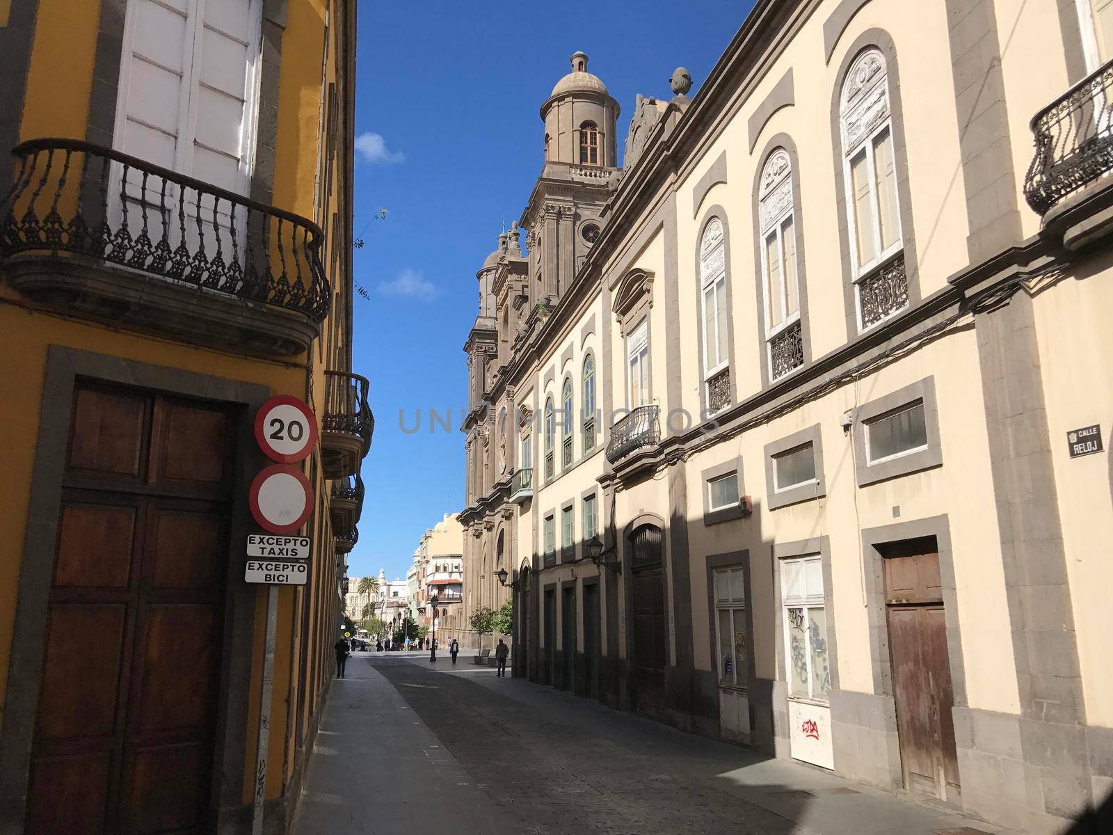 Street with the Las Palmas Cathedral in Gran Canaria