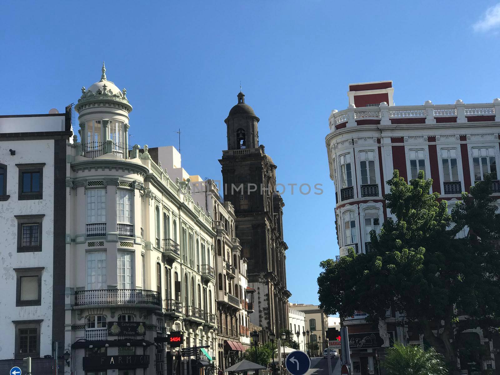 Architecture in Las Palmas  by traveltelly