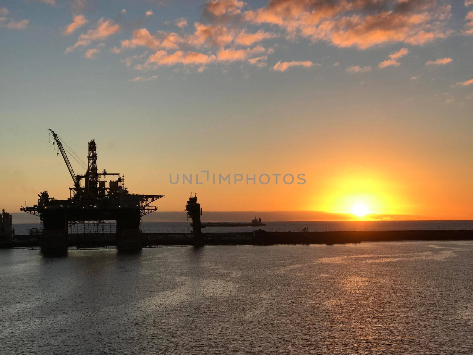 Sunrise at Las Palmas harbour in Gran Canaria