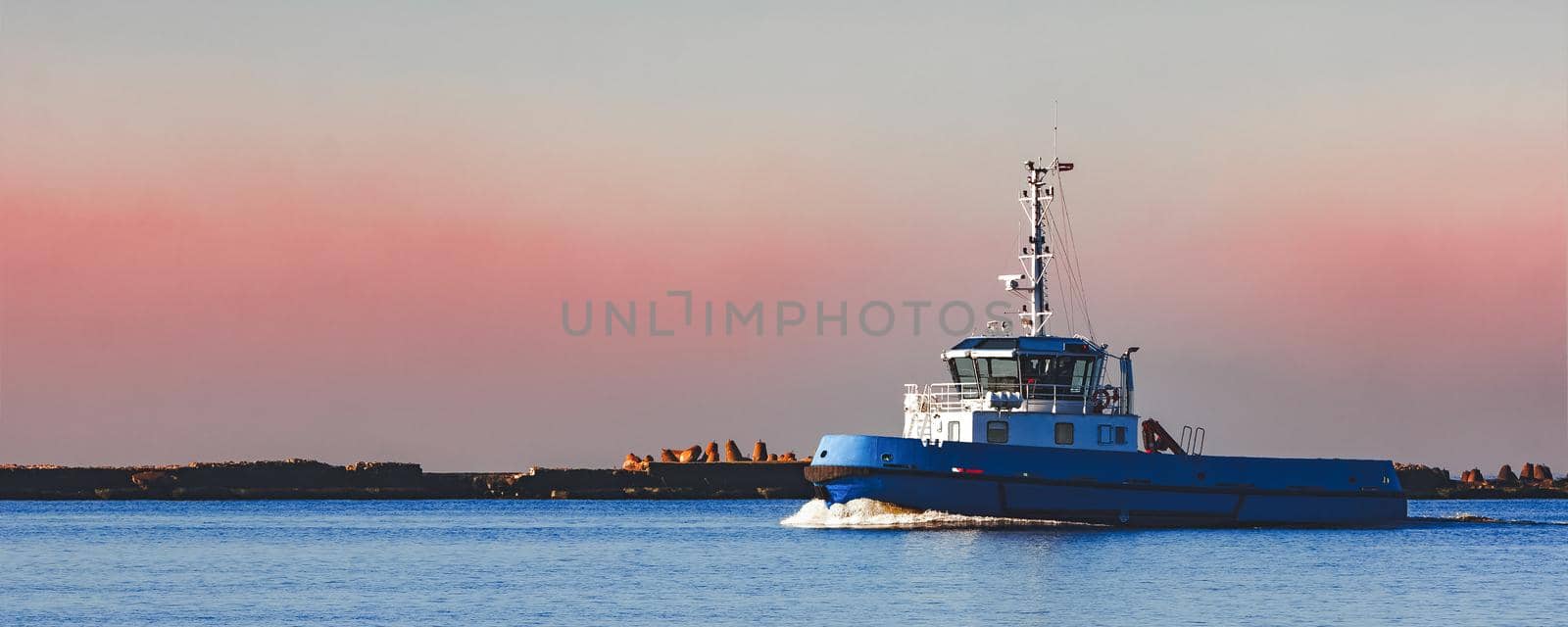Blue small tug ship by InfinitumProdux