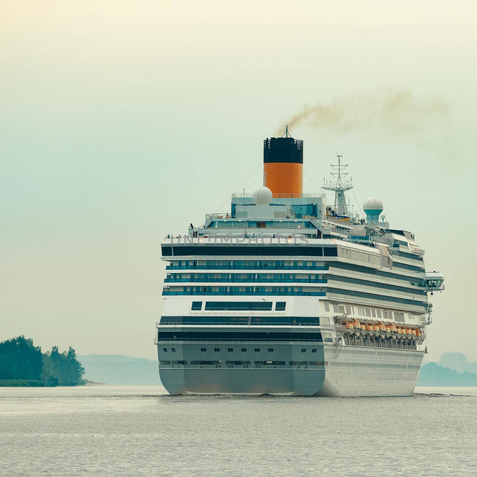 Large royal cruise liner by InfinitumProdux