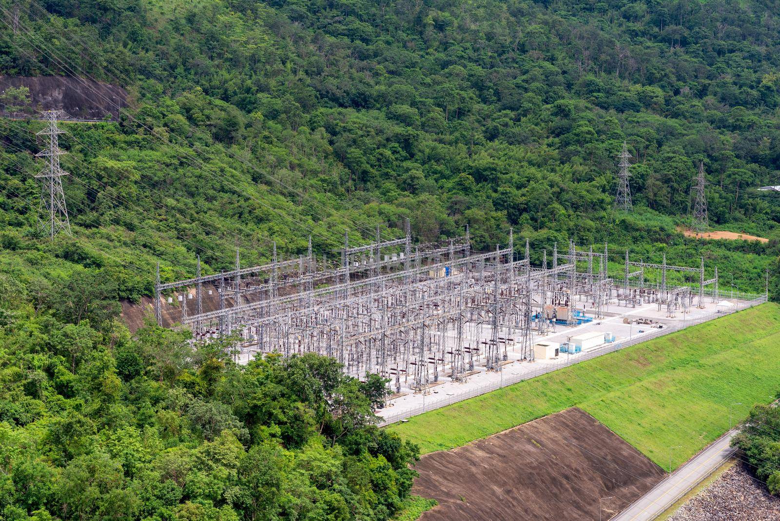 Electrical power station with electric Power Transition Line system in mountain area 