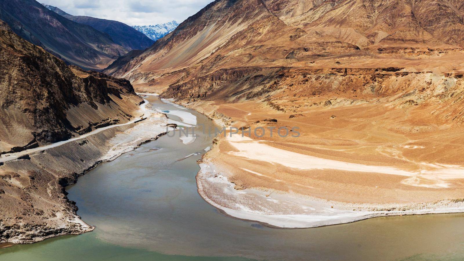 Confluence of Zanskar and Indus rivers - Leh, Ladakh, India.
 by Nuamfolio