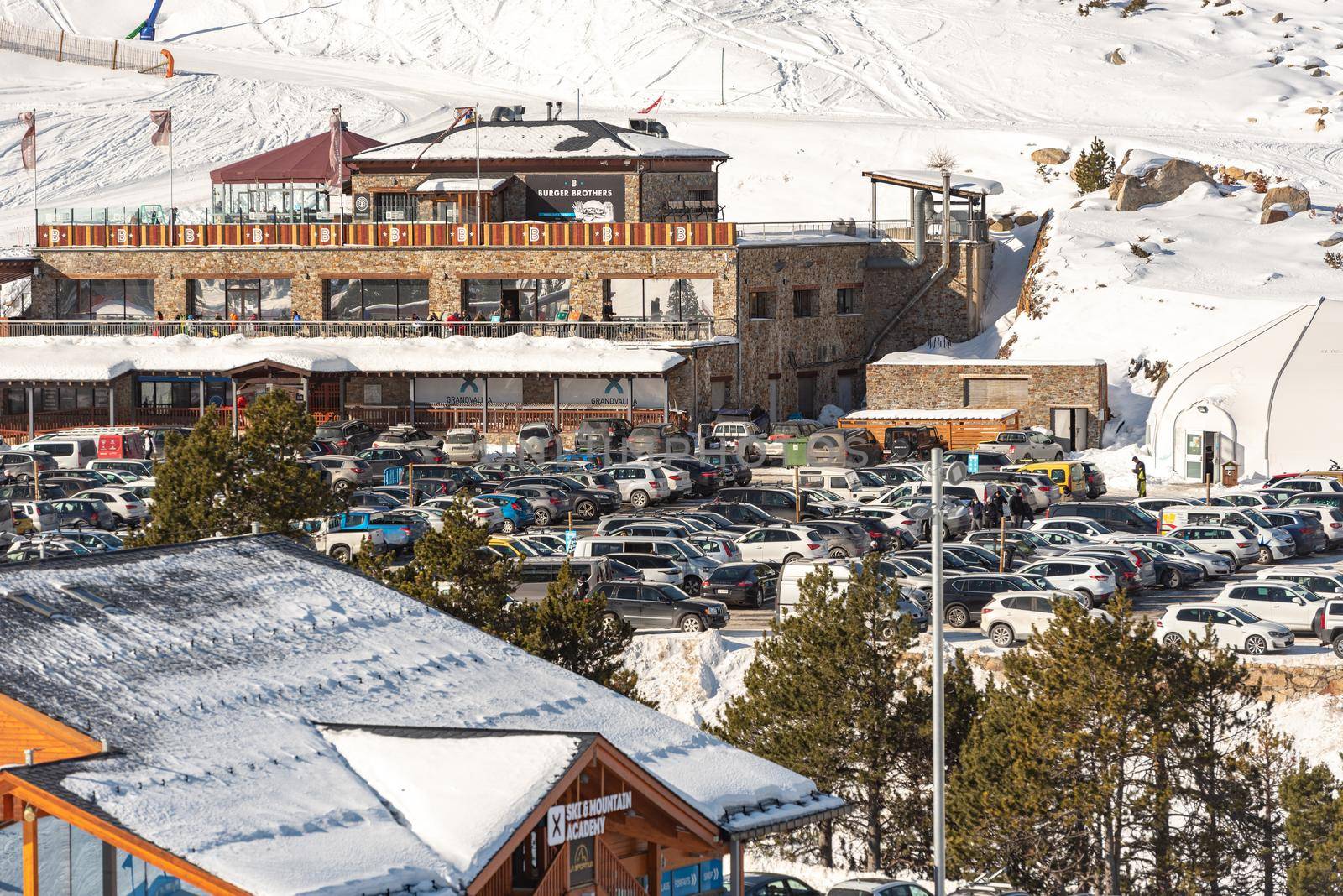 Grandvalira, Andorra: 2021 January 17: Parking and restaurant of the Grandvalira ski resort in Grau Roig Andorra in time of COVID19 in winter 2021.