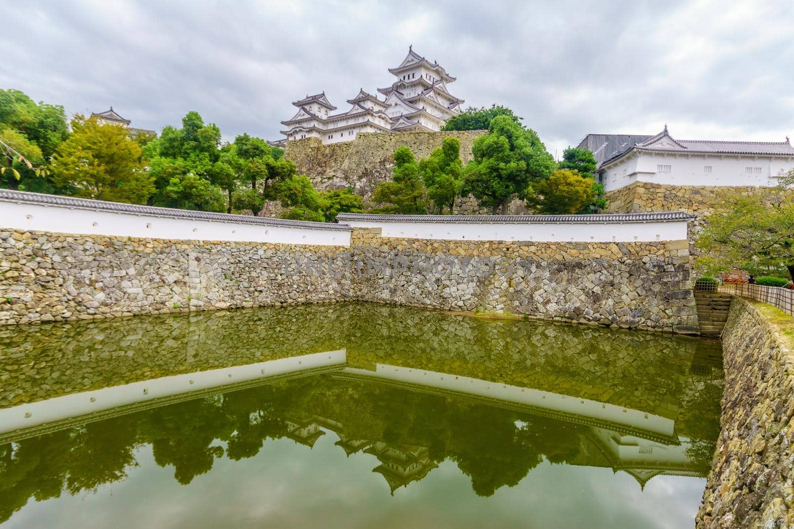 Himeji Castle and the Mikuni Pond by RnDmS