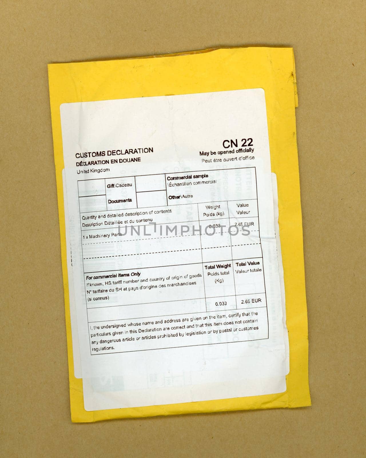 CN22 customs declaration document for international shipping, with information about goods, value, shipper and receiver