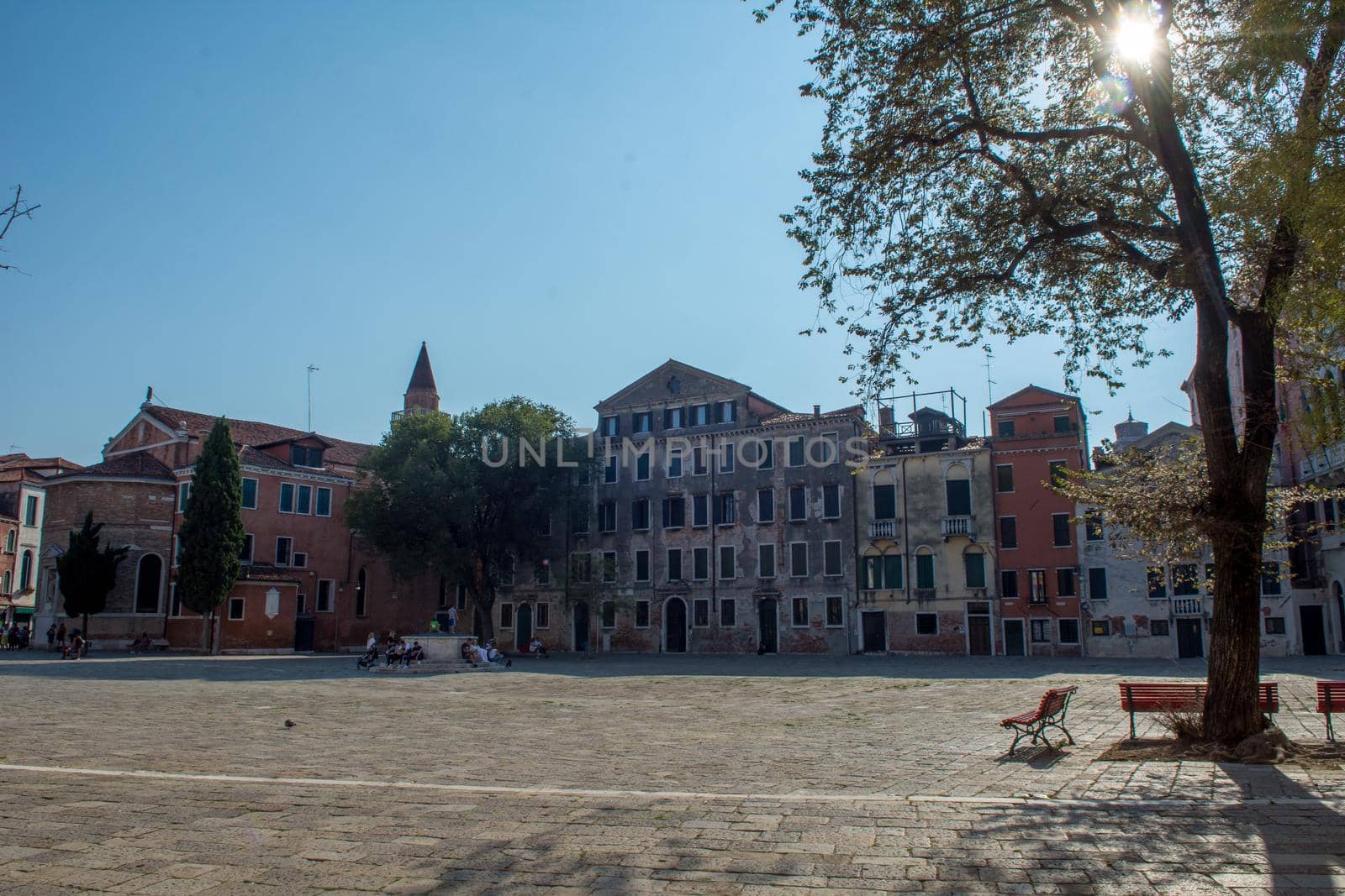 discovery of the city of Venice and its small canals and romantic alleys by shovag