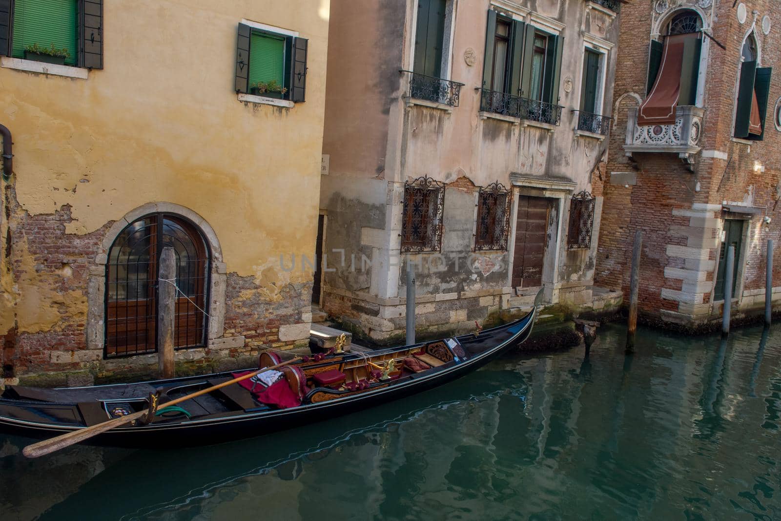 discovery of the city of Venice and its small canals and romantic alleys, Italy