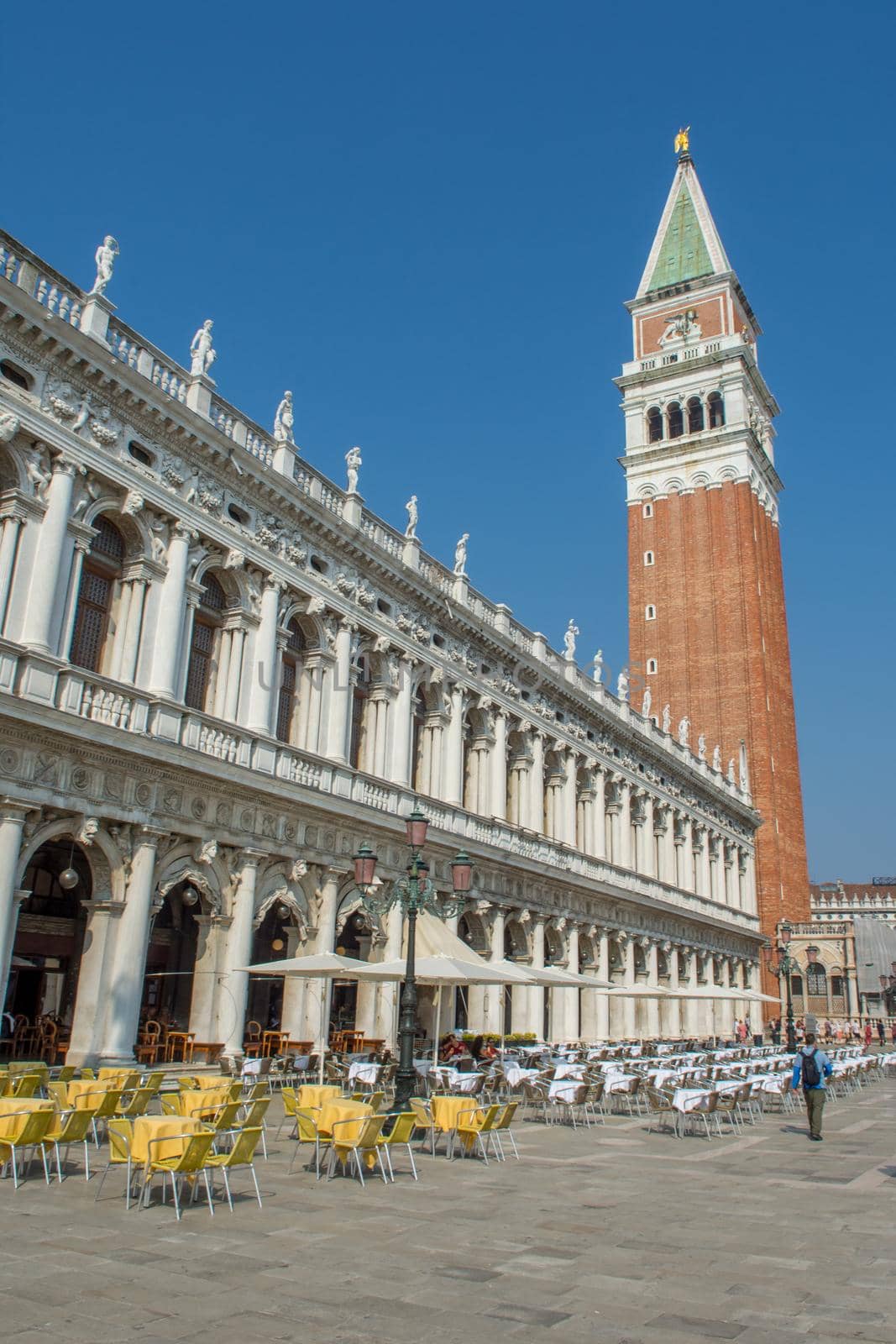 discovery of the city of Venice and its small canals and romantic alleys, Italy