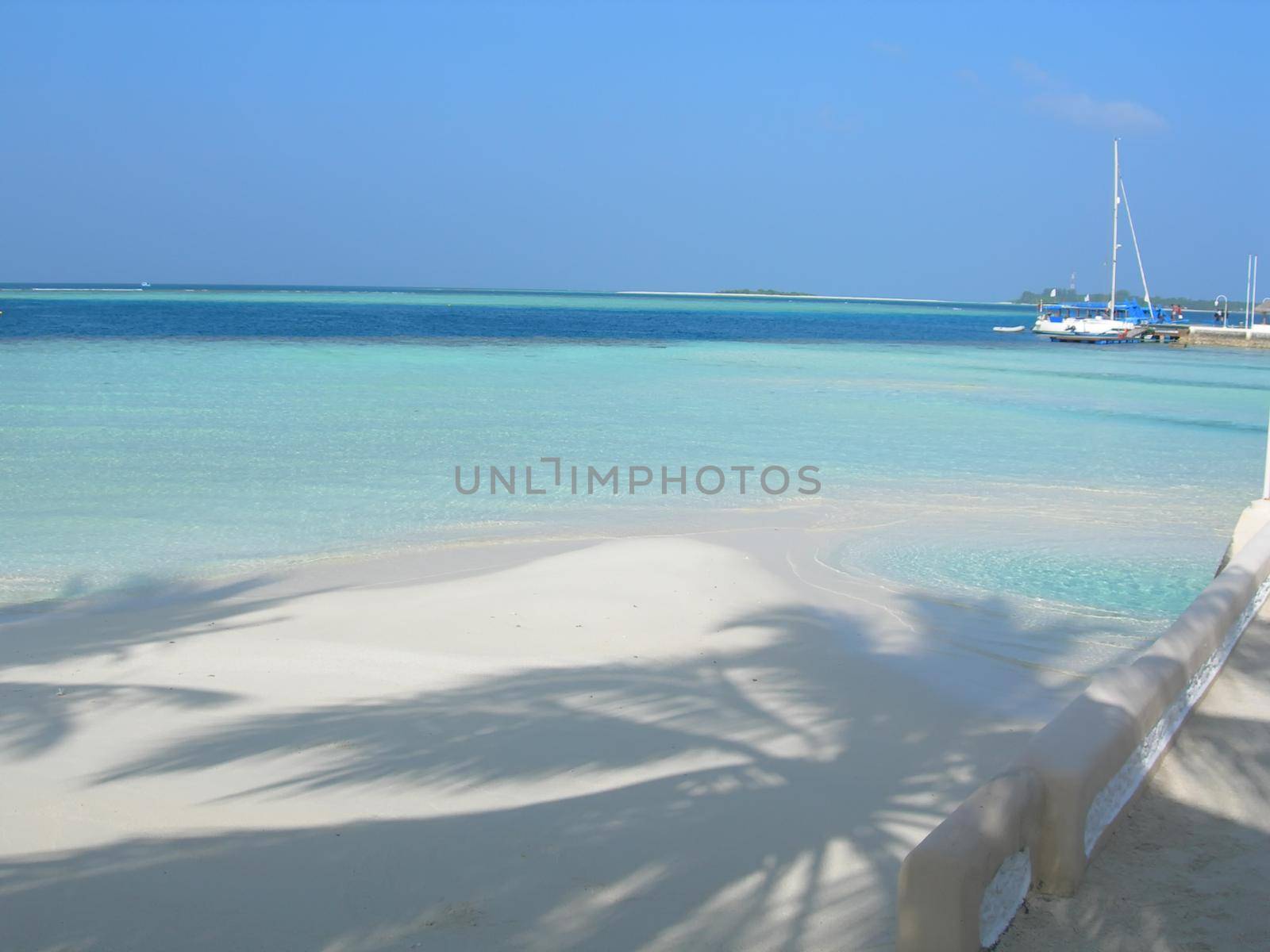 Maldives Alifu atoll seascape scenic view by lemar