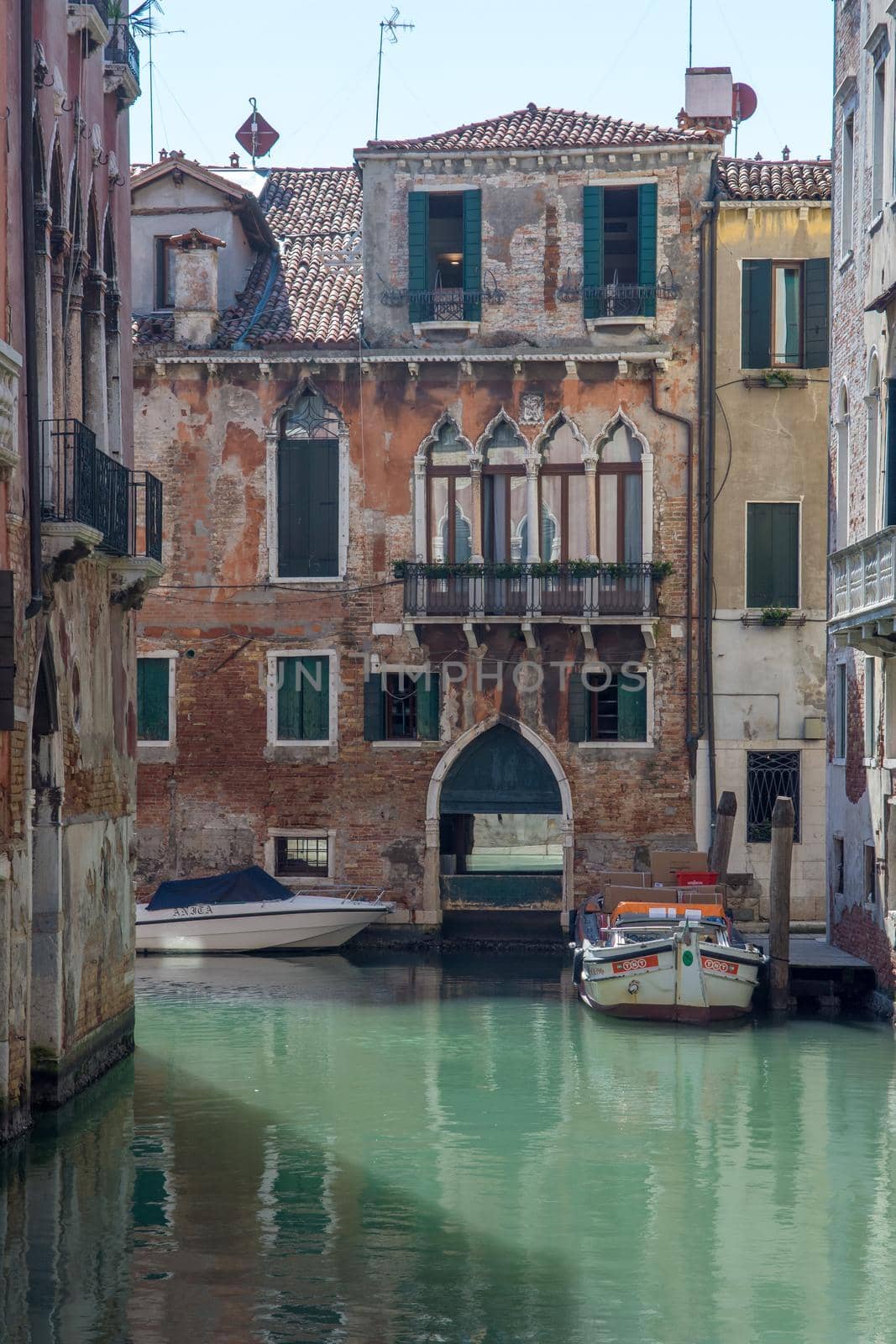 discovery of the city of Venice and its small canals and romantic alleys, Italy