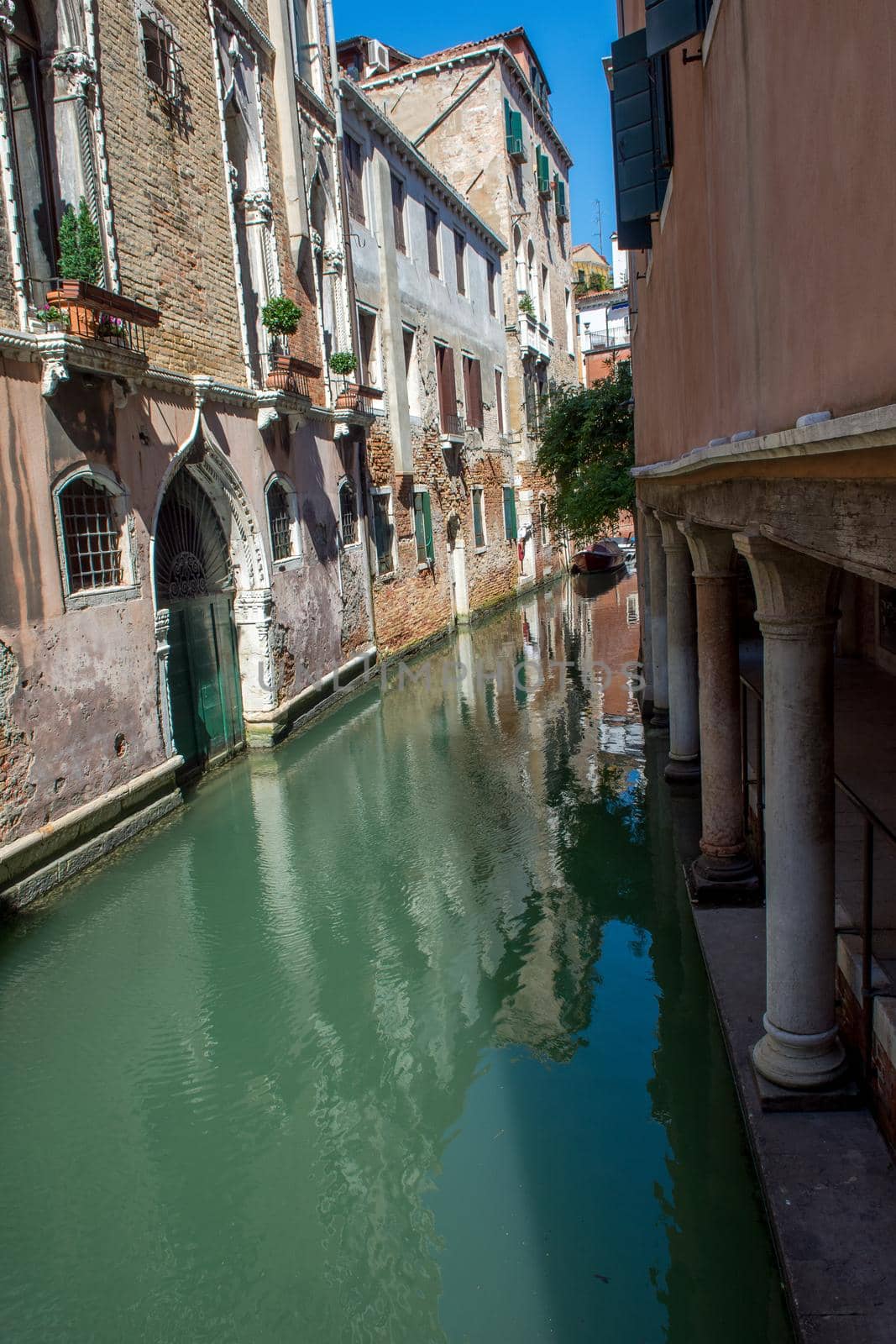 discovery of the city of Venice and its small canals and romantic alleys, Italy