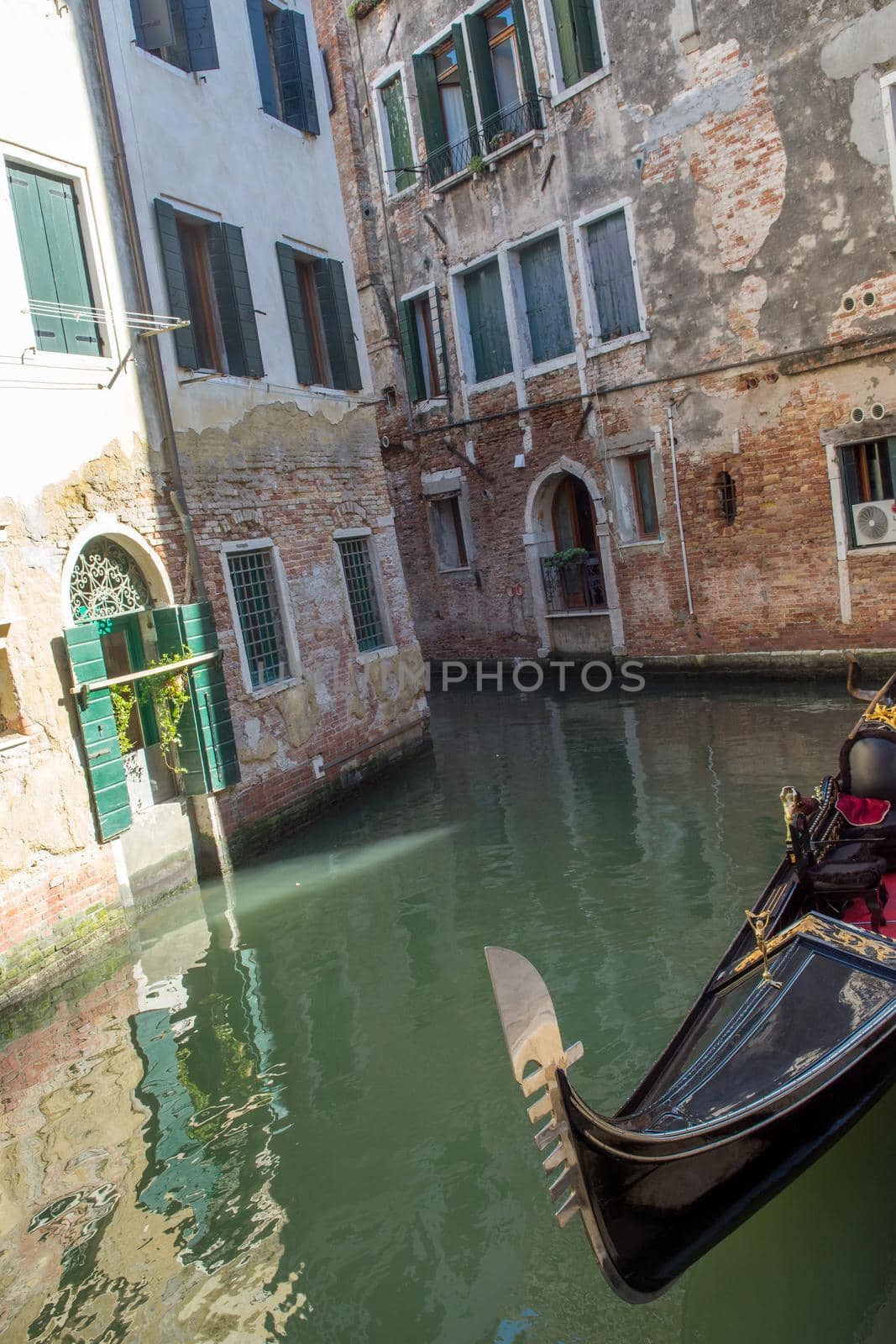 discovery of the city of Venice and its small canals and romantic alleys, Italy