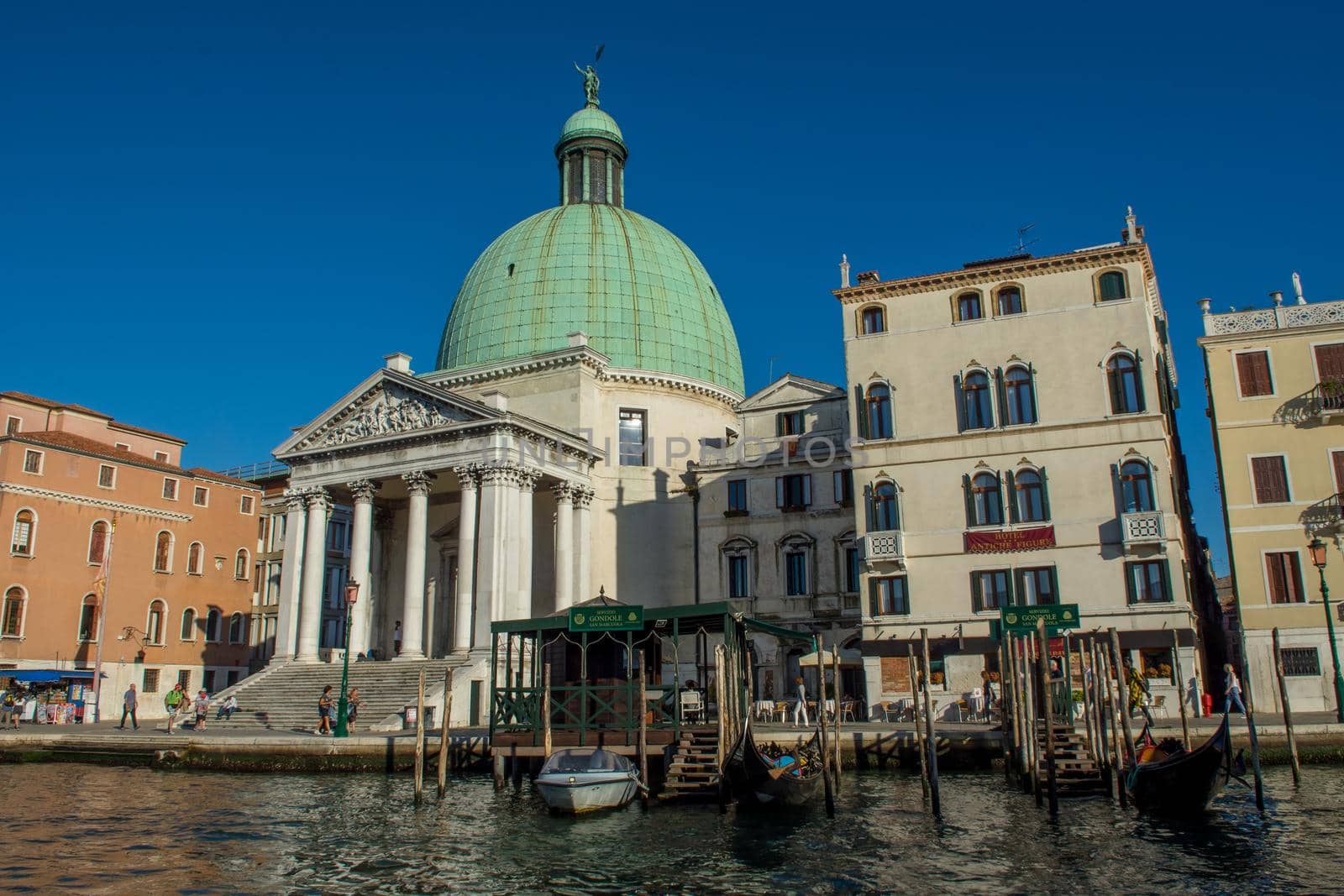 discovery of the city of Venice and its small canals and romantic alleys, Italy