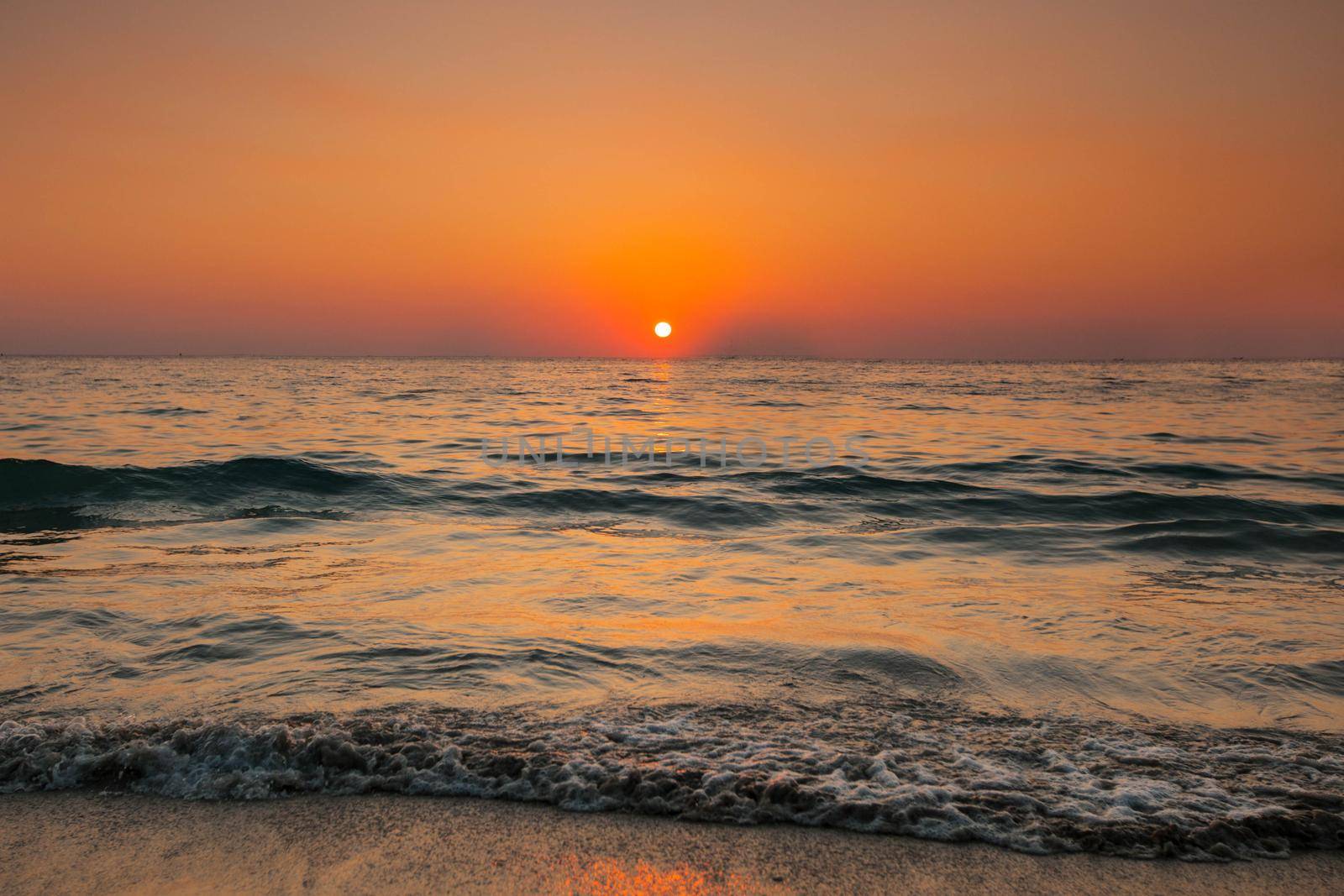 Beach and sea sunset by Yellowj