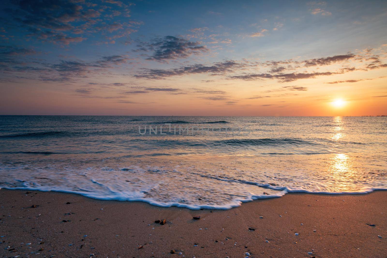 Scenic view of beautiful sunset above the sea