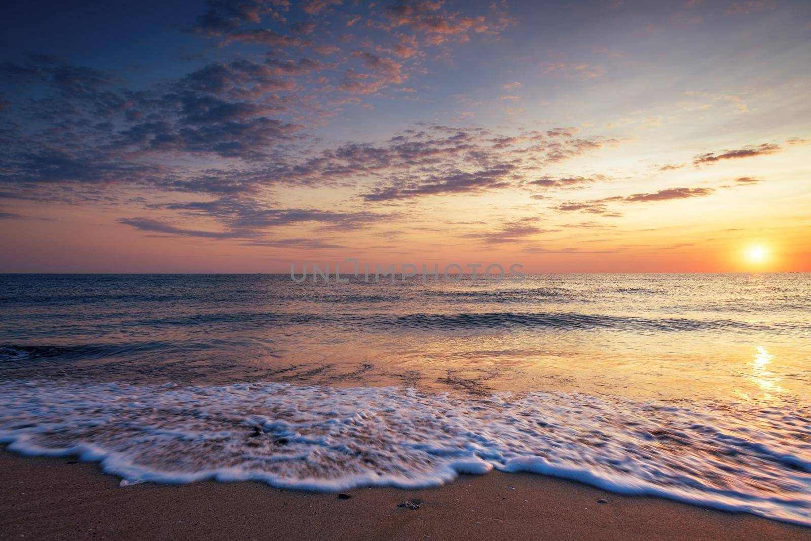 Scenic view of beautiful sunrise above the sea