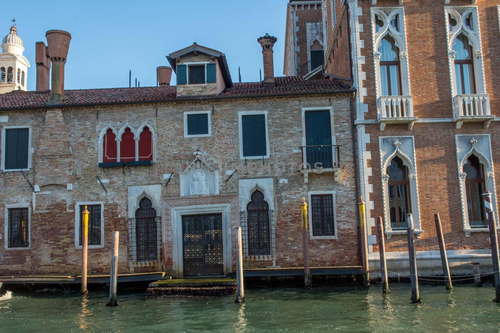 discovery of the city of Venice and its small canals and romantic alleys by shovag
