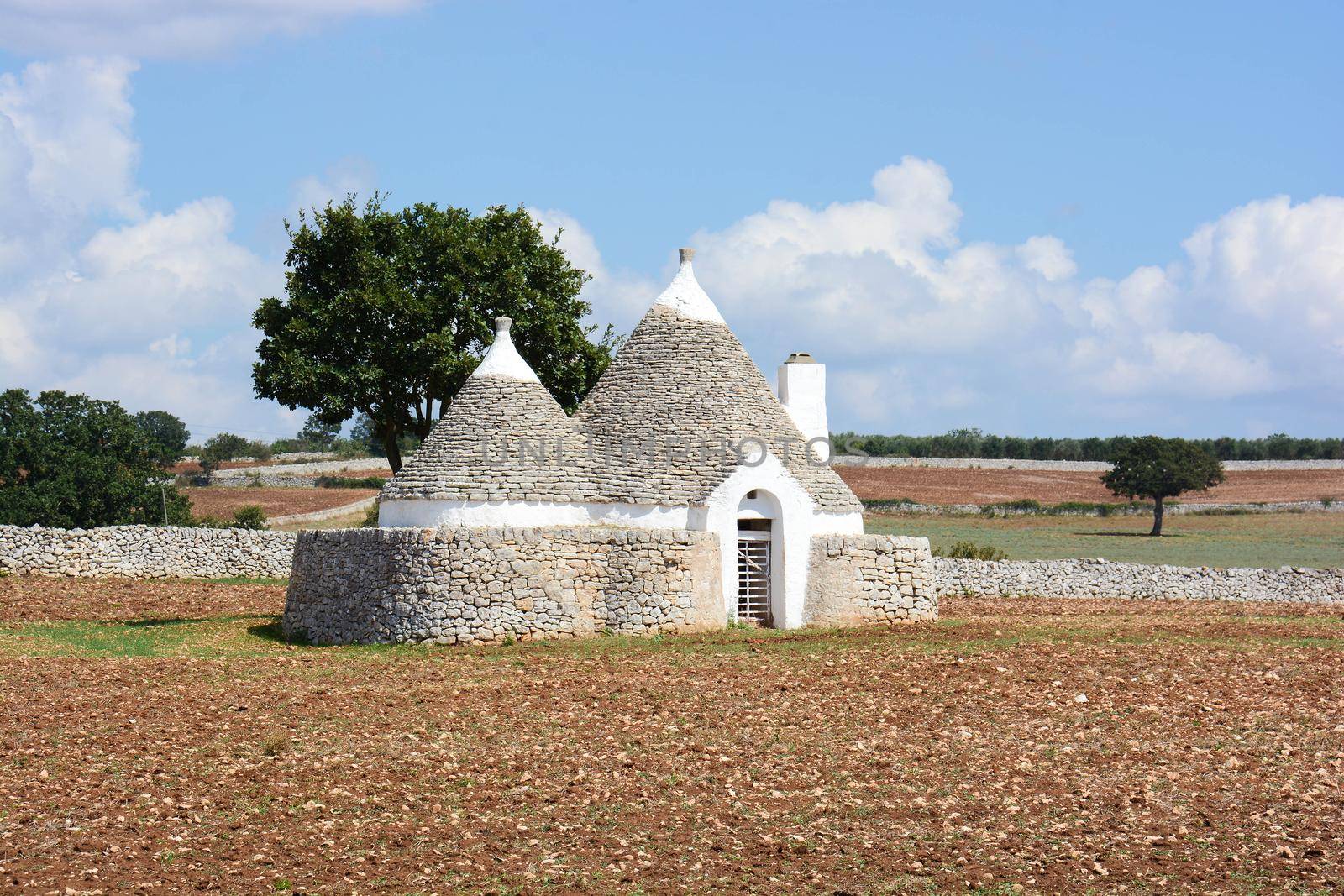 peasant architecture by iacobino