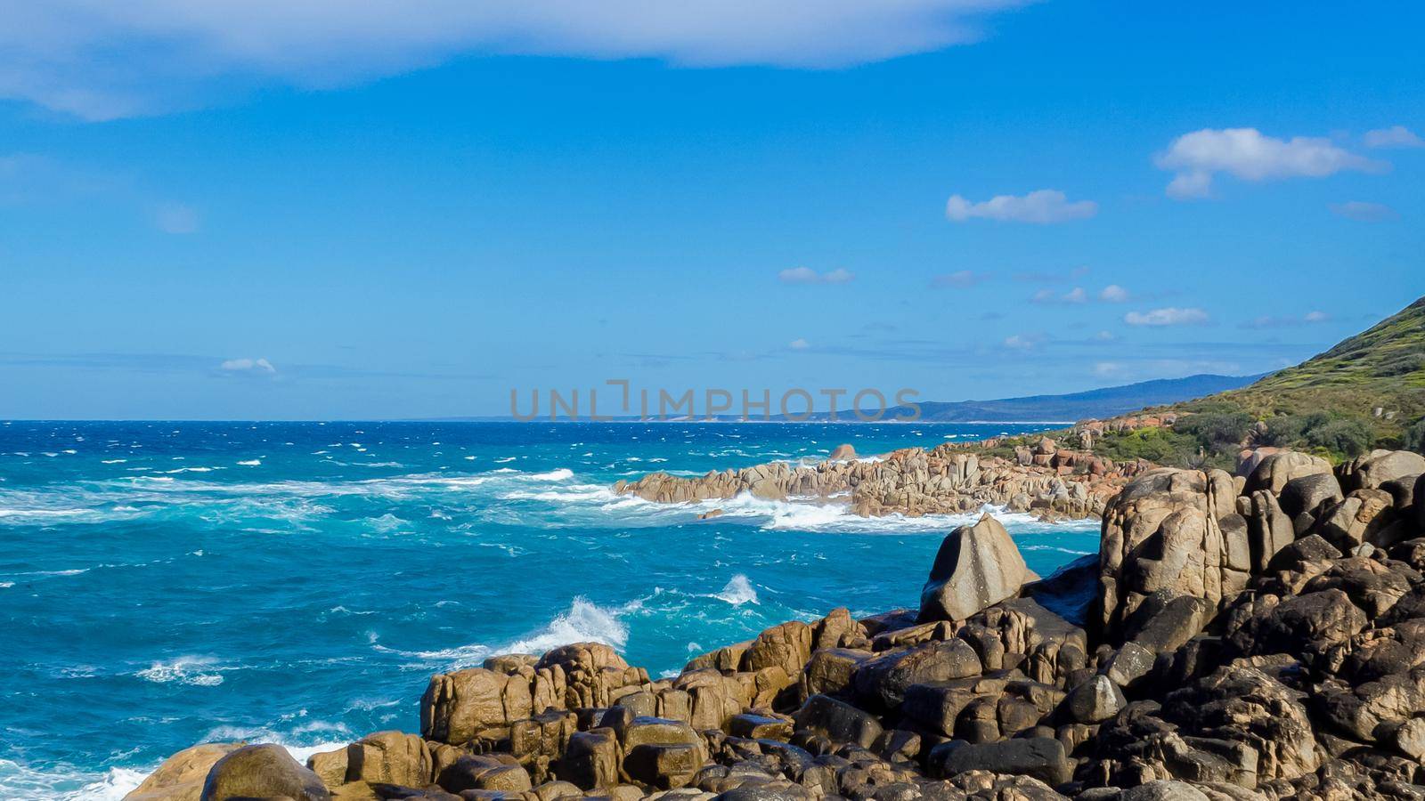 Felsen an der australischen Küste in New Süd Wales by bettercallcurry