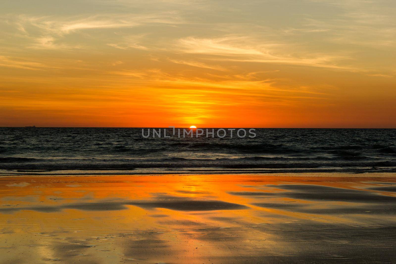 beautiful sunset over Cable Beach - Broome, Australien.
