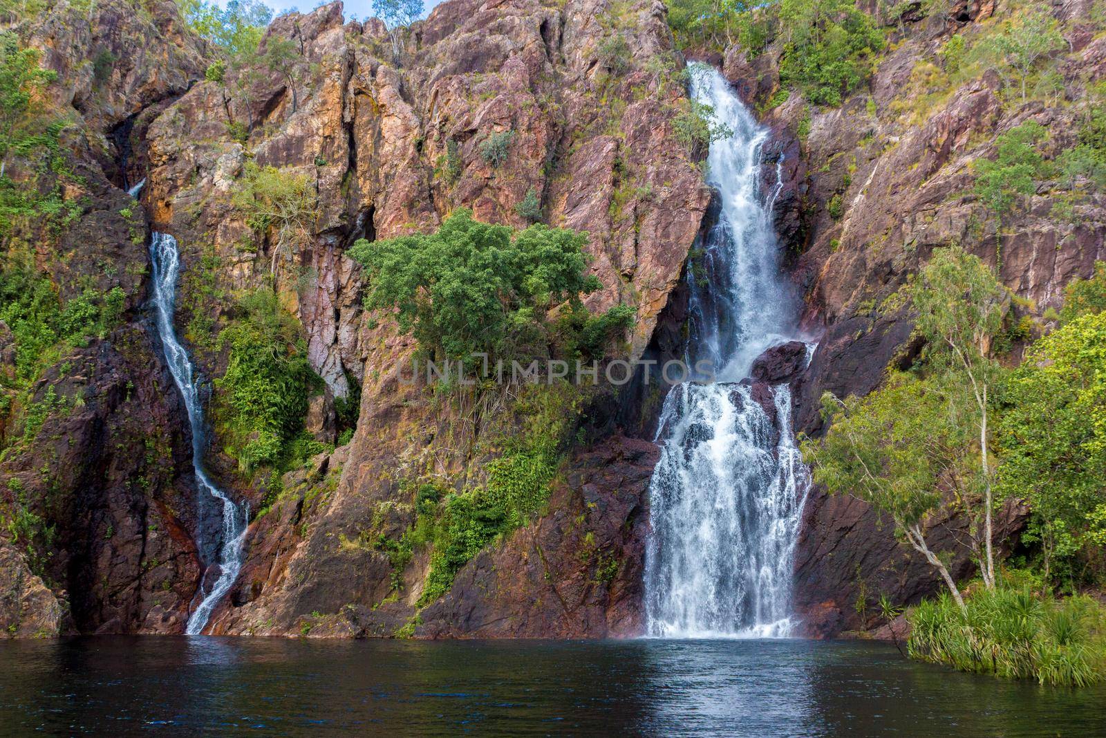 wangi waterfalls - litchfield national park, nördliches Territorium, Australien by bettercallcurry