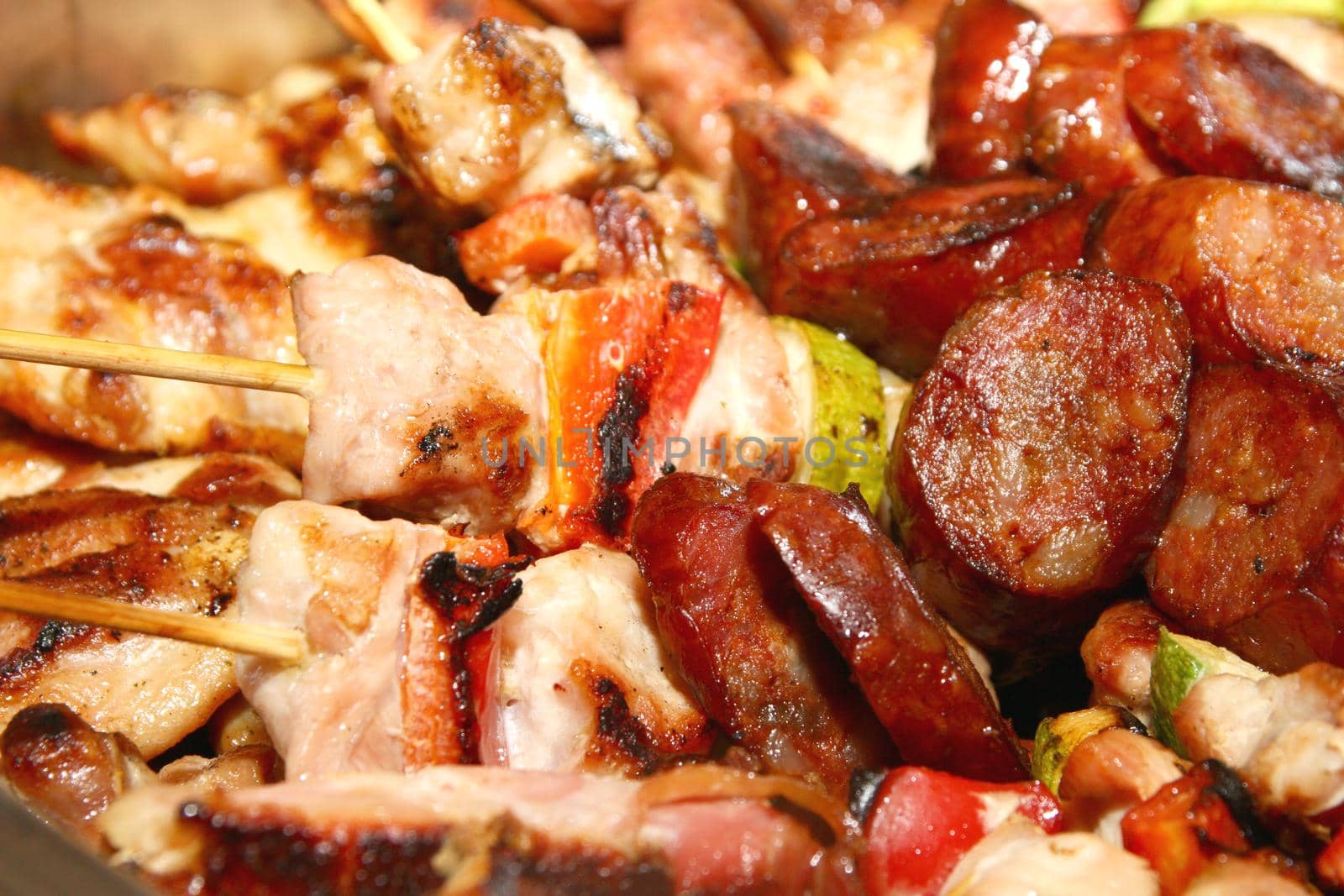 chopped meat in a pan served, macro