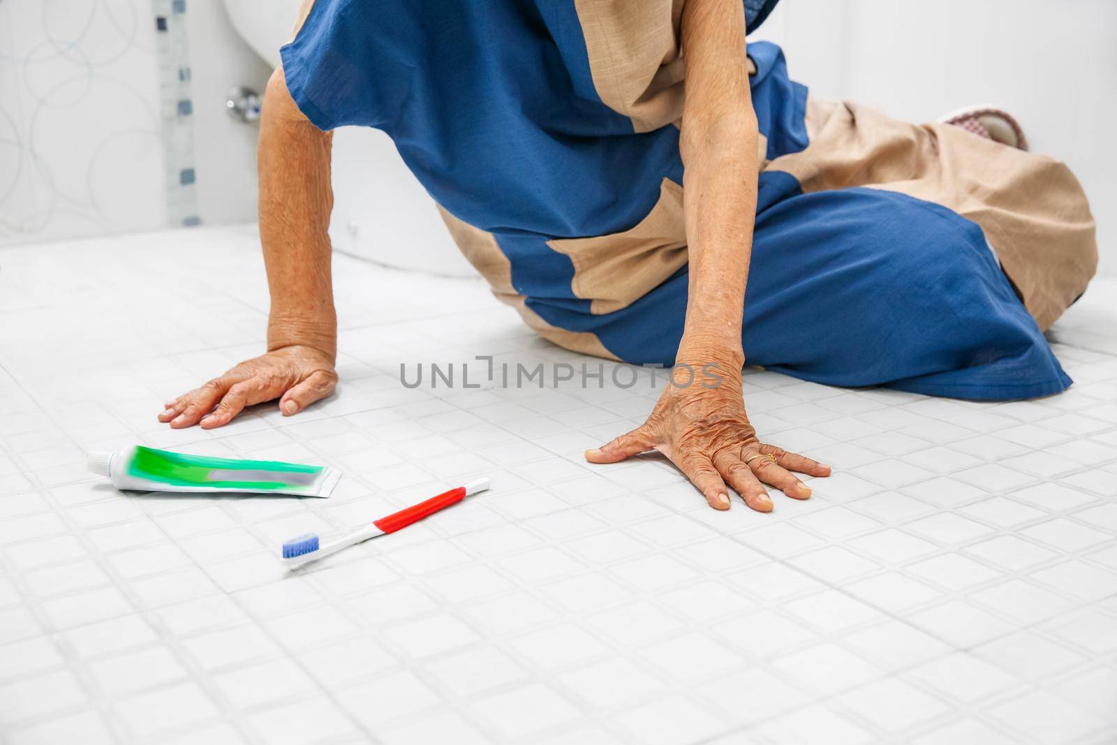 elderly woman falling in bathroom because slippery surfaces by toa55