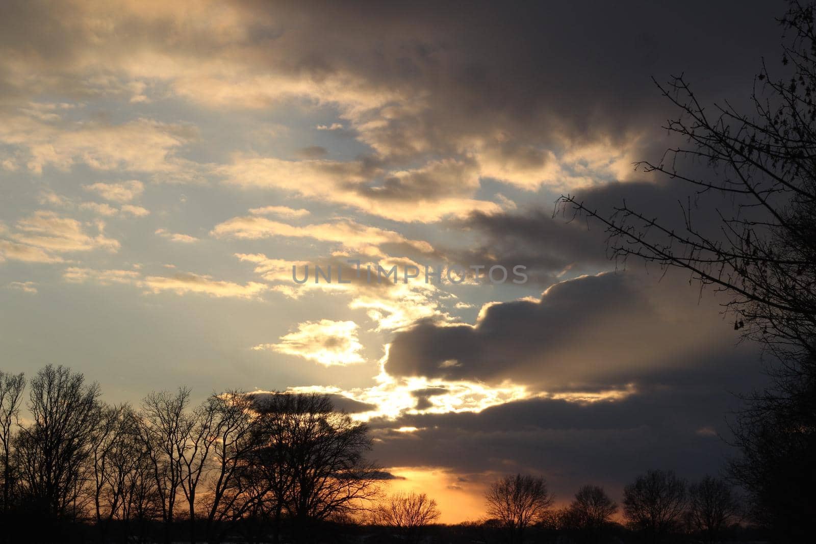 A beautyful sunset with cloudy sky