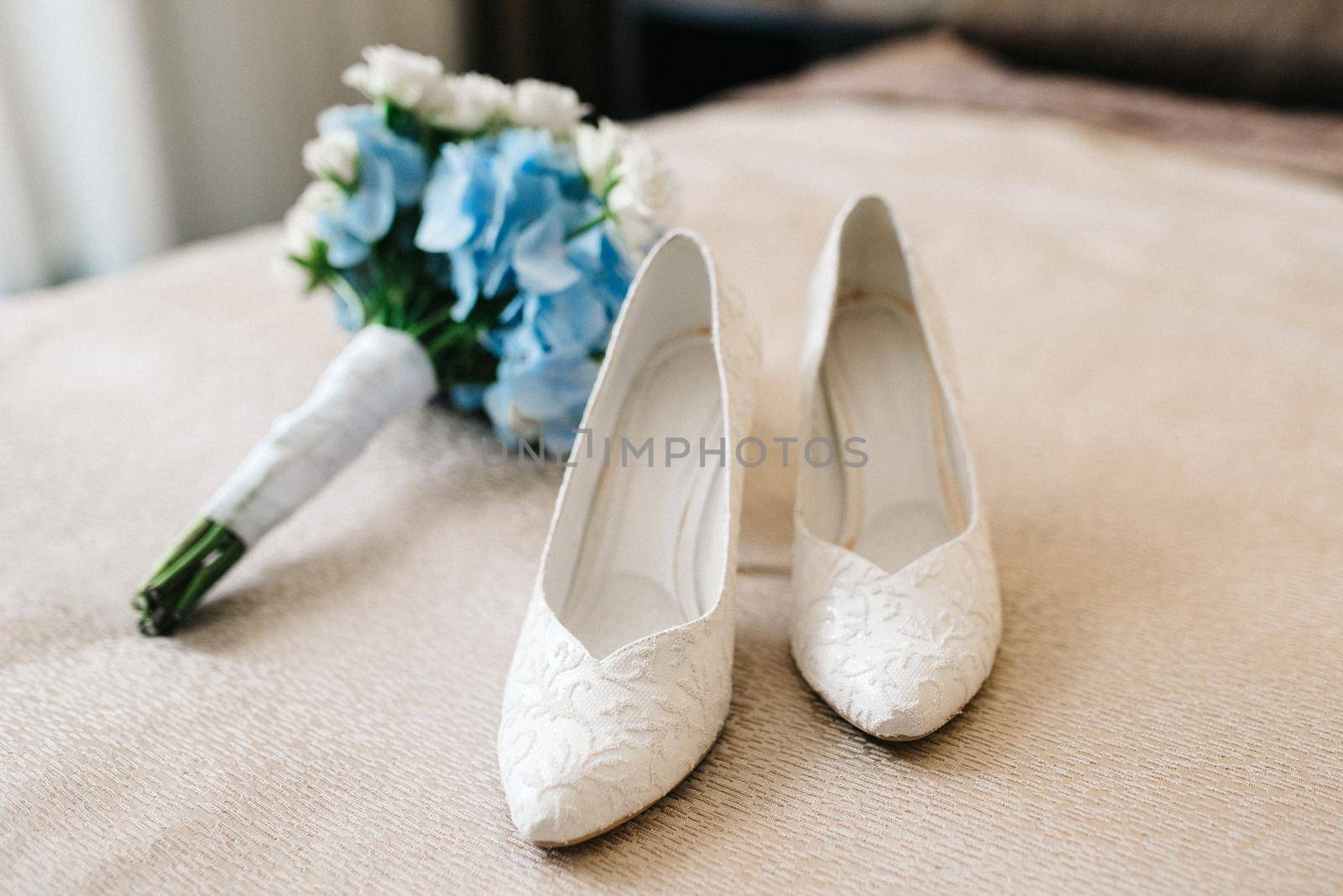 wedding shoes of the bride, beautiful fashion by Andreua