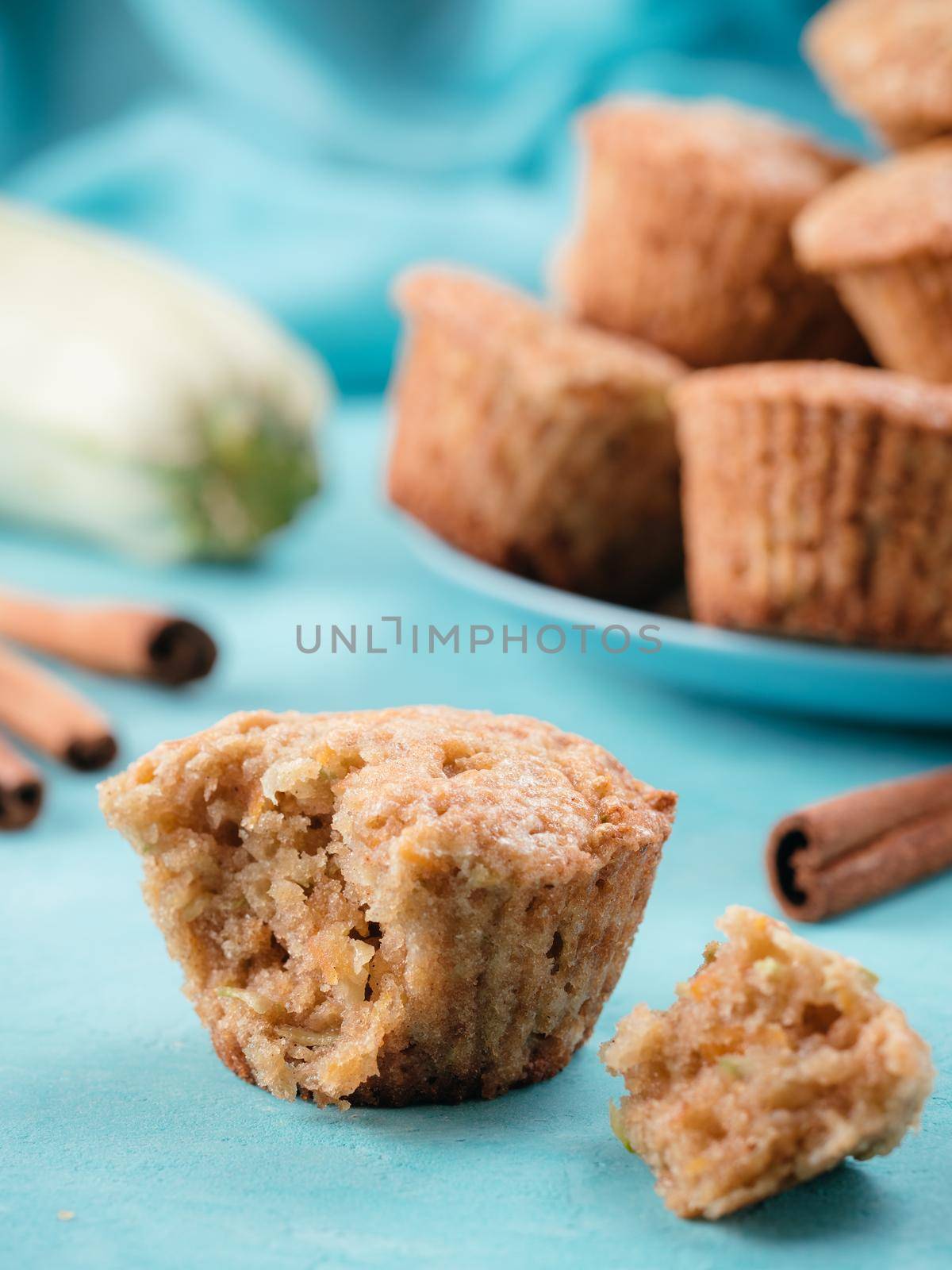 Muffins with zucchini, carrots, apple and cinnamon by fascinadora