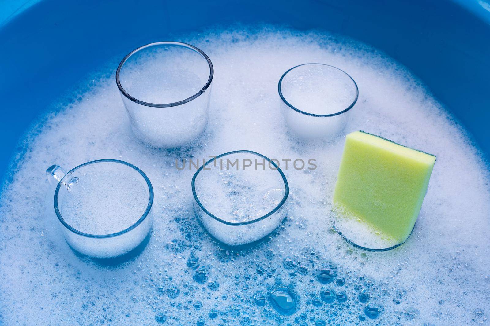 Washing used drinking glasses and cups