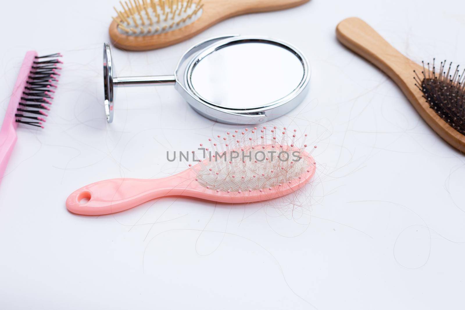 Hairs loss fall in combs