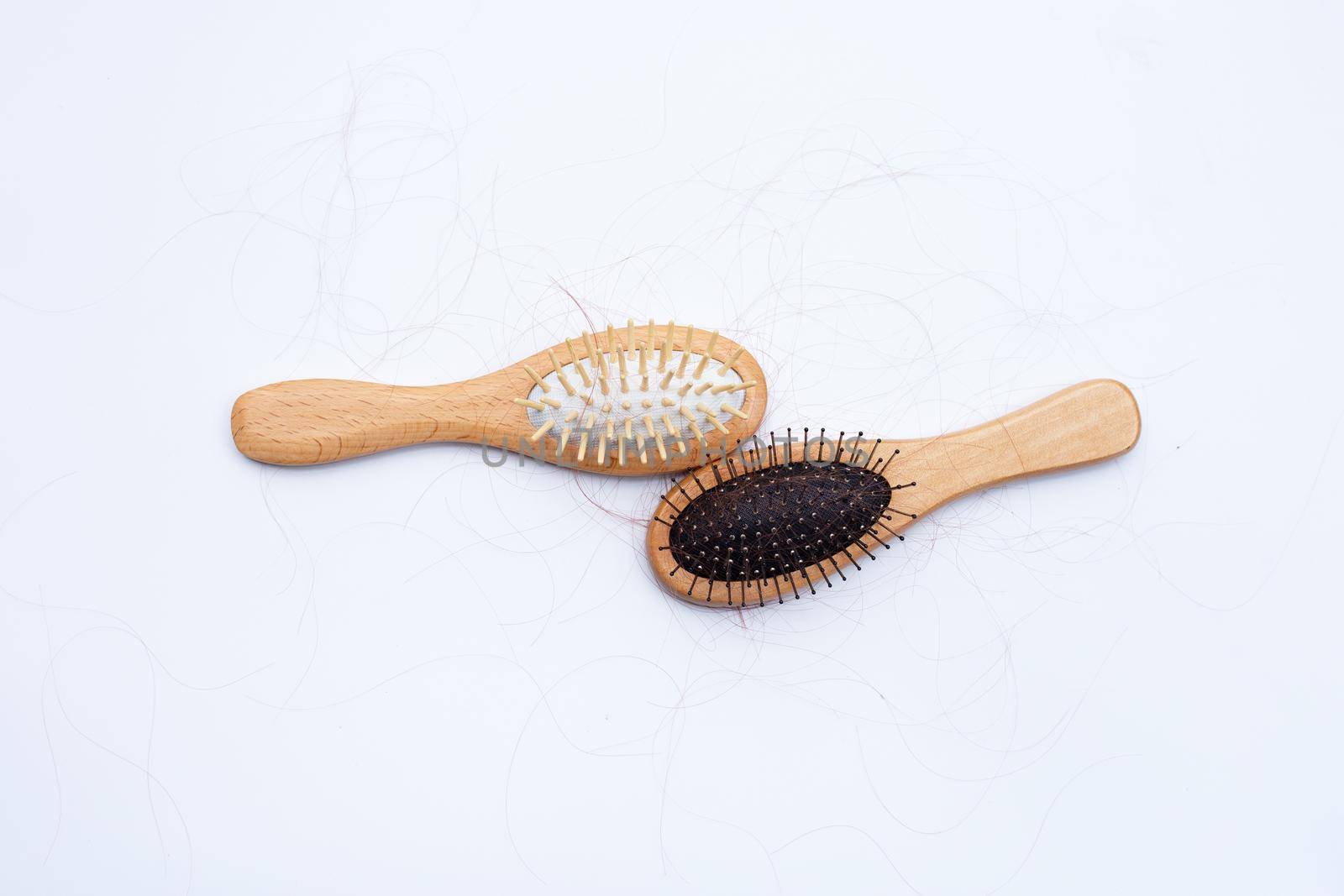 Hairs loss fall in combs